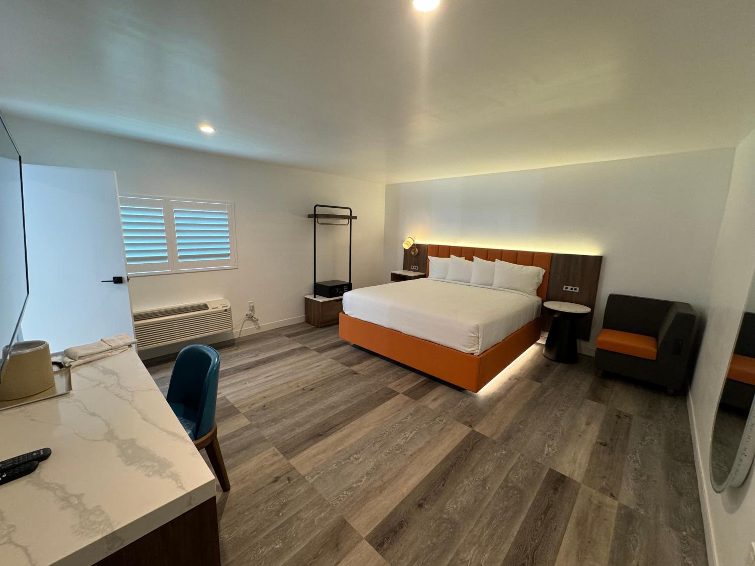 Hotel Rudra - Hollywood