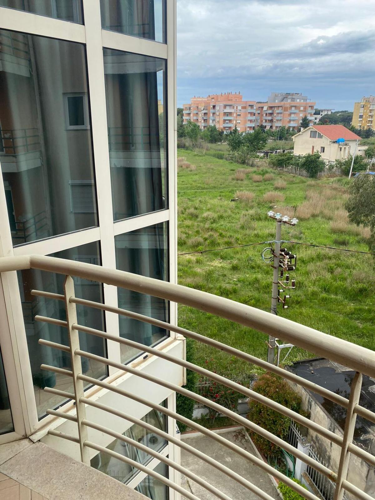 Comfort apartment near Golemi beach