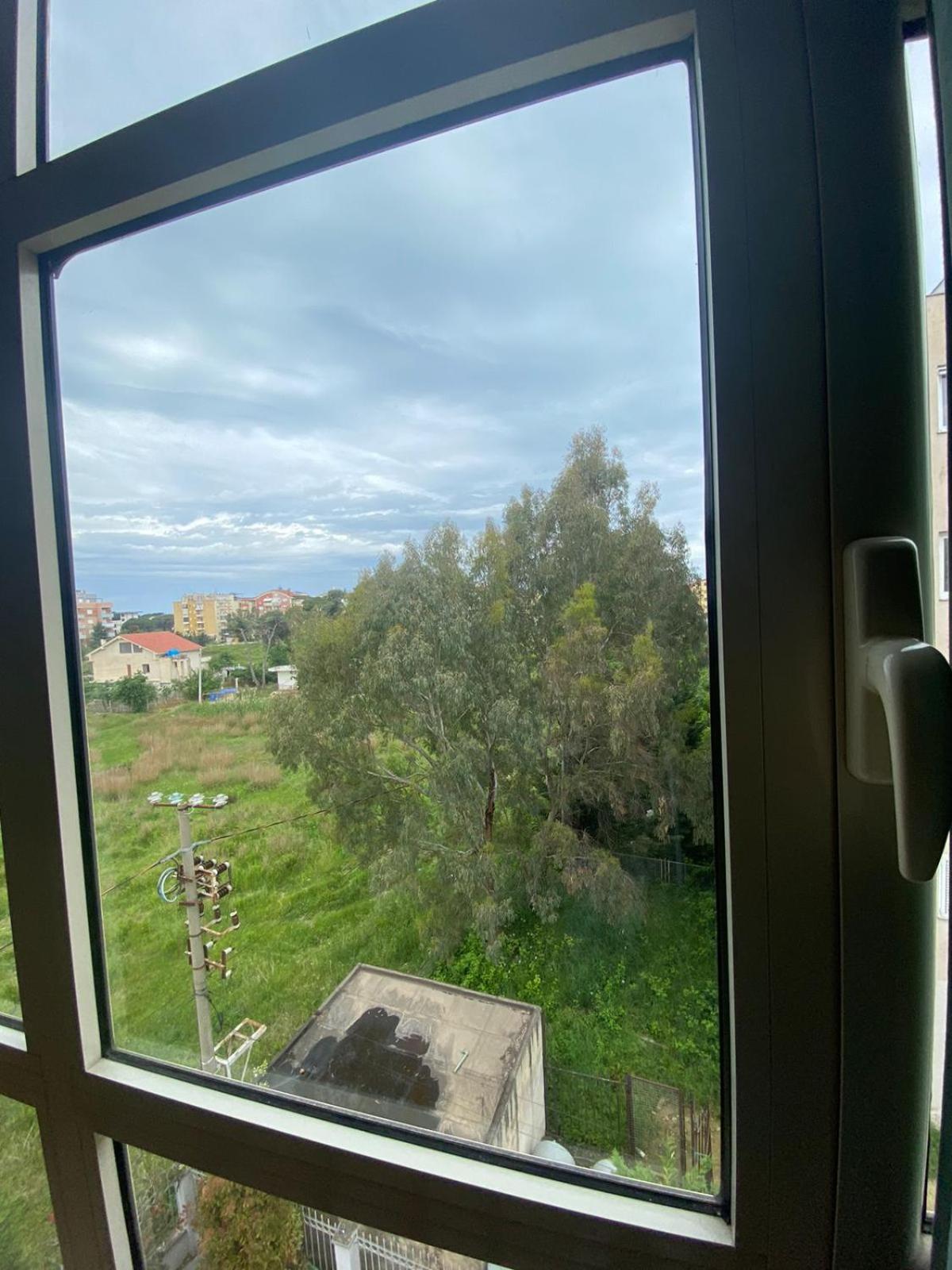 Comfort apartment near Golemi beach