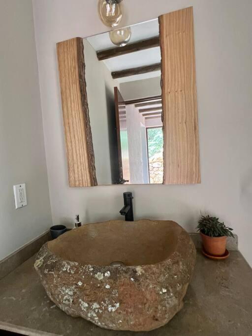 Hermosa cabaña campestre con jacuzzi y lago