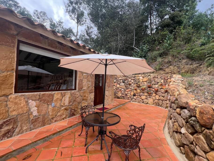 Hermosa cabaña campestre con jacuzzi y lago