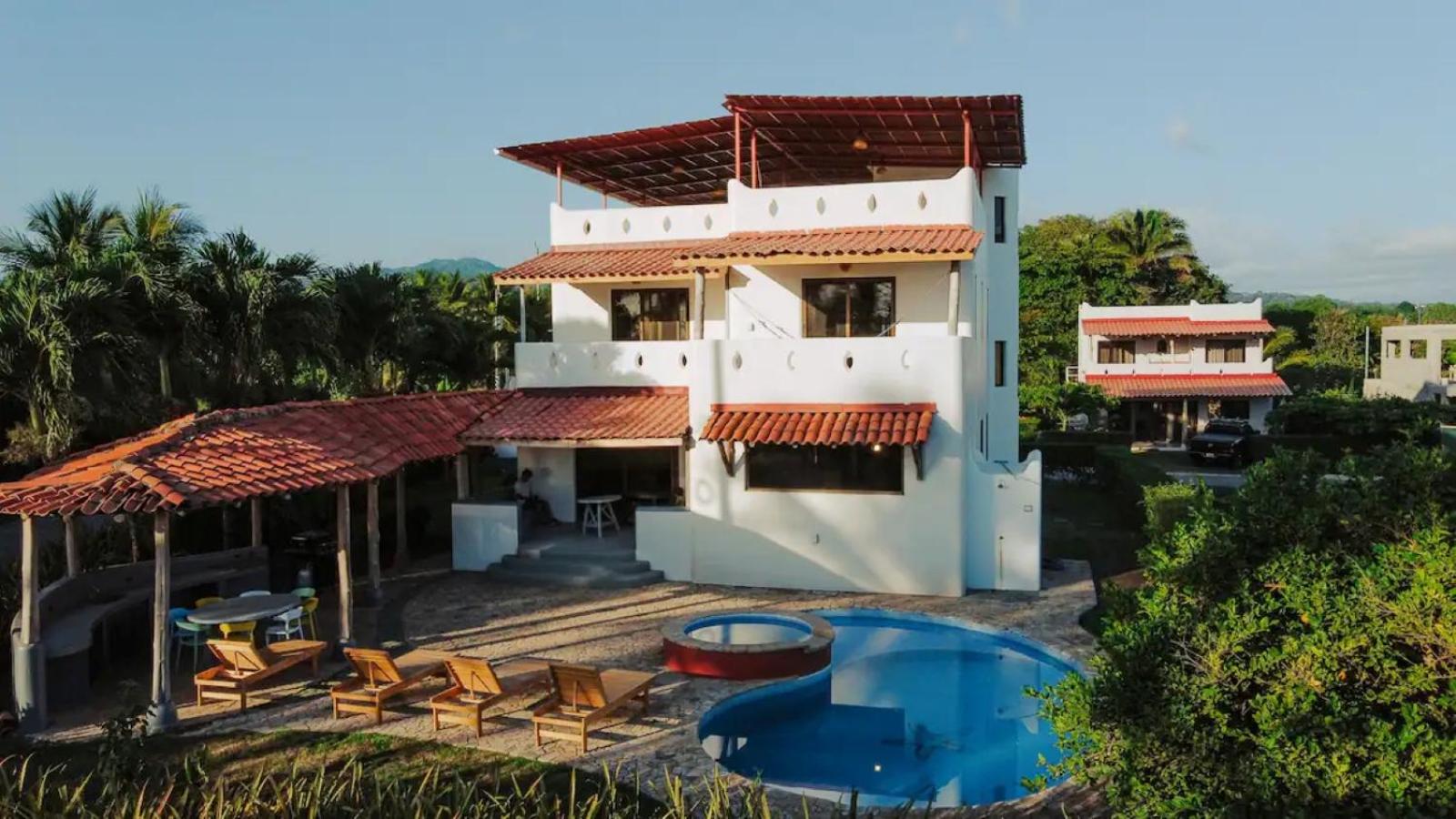 Villa Frente al Mar con Piscina