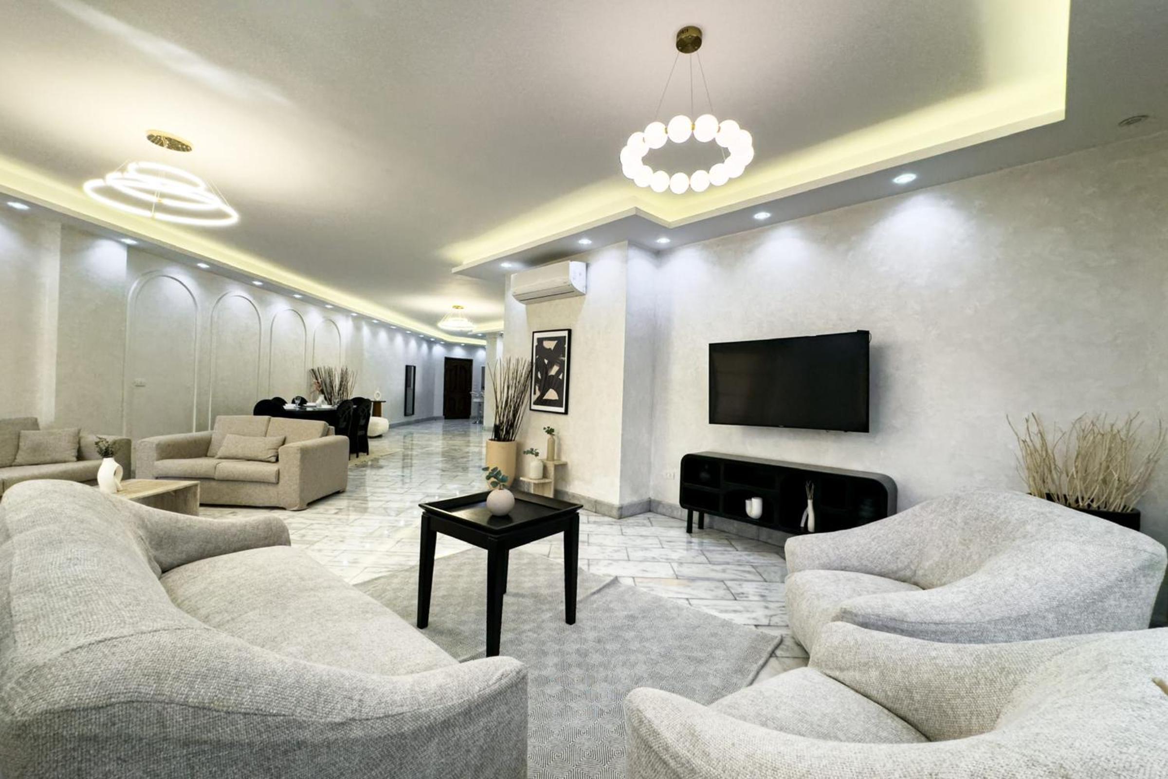 Comfy & Cozy 2BDR 15 Min from CAI Airport