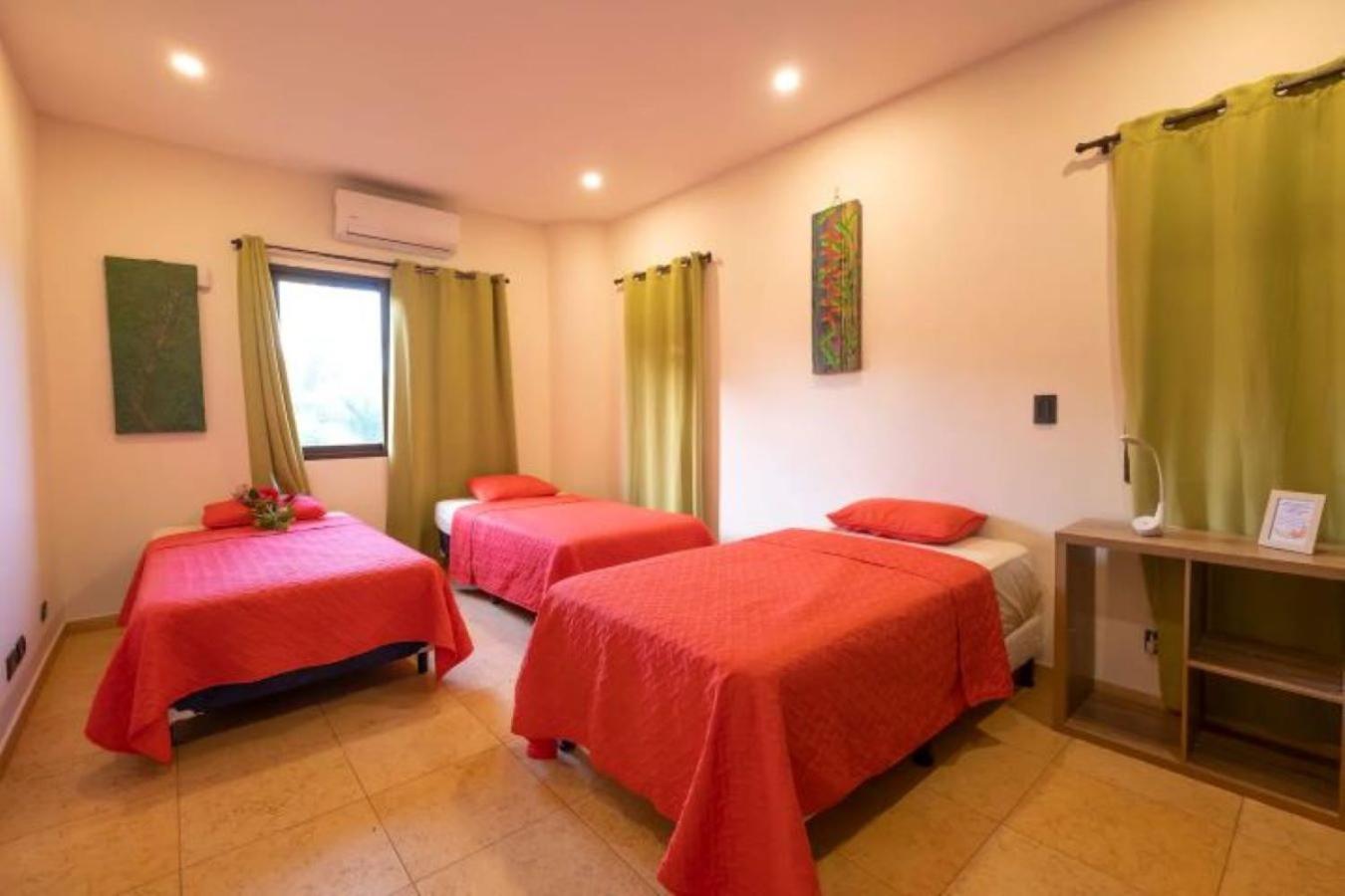 Villa Frente al Mar con Piscina