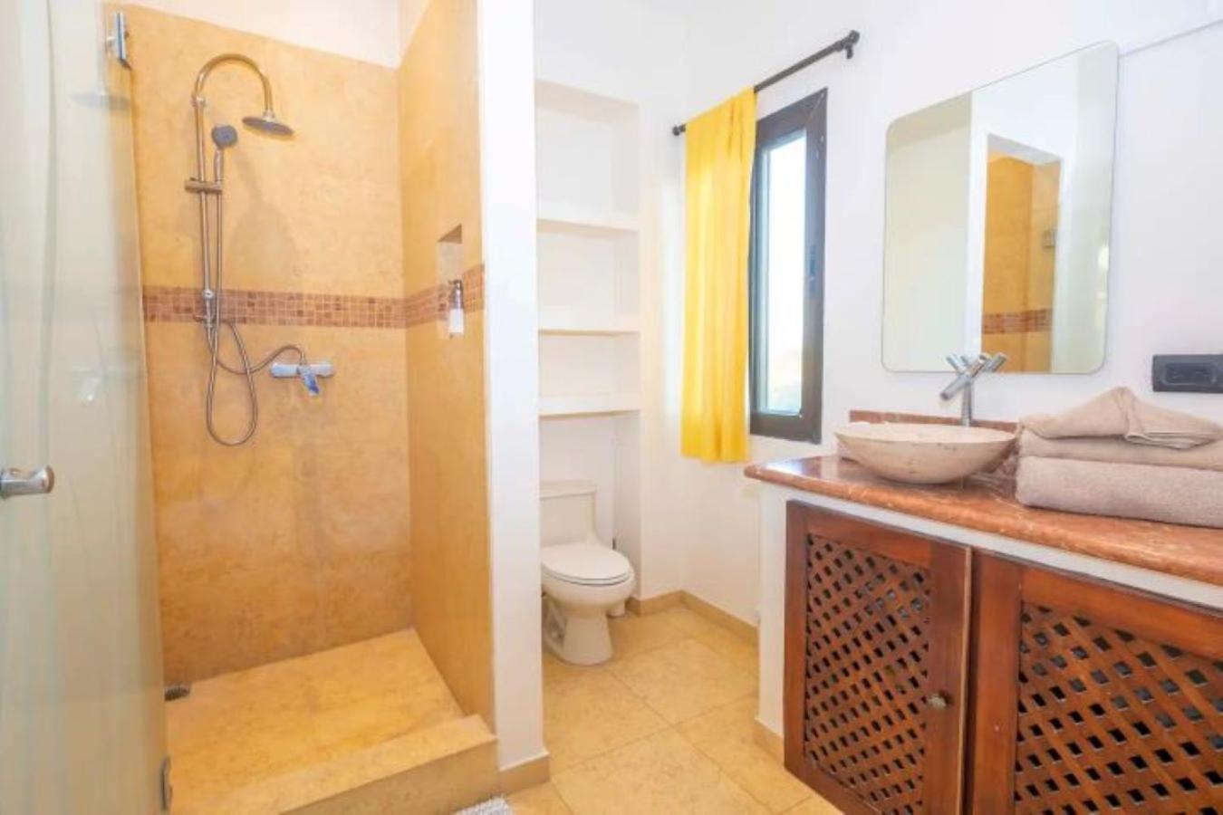 Villa Frente al Mar con Piscina