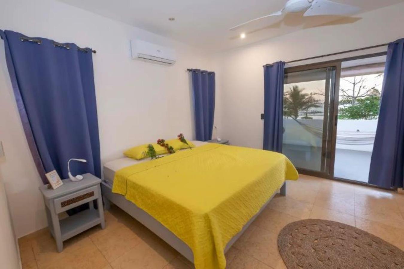 Villa Frente al Mar con Piscina