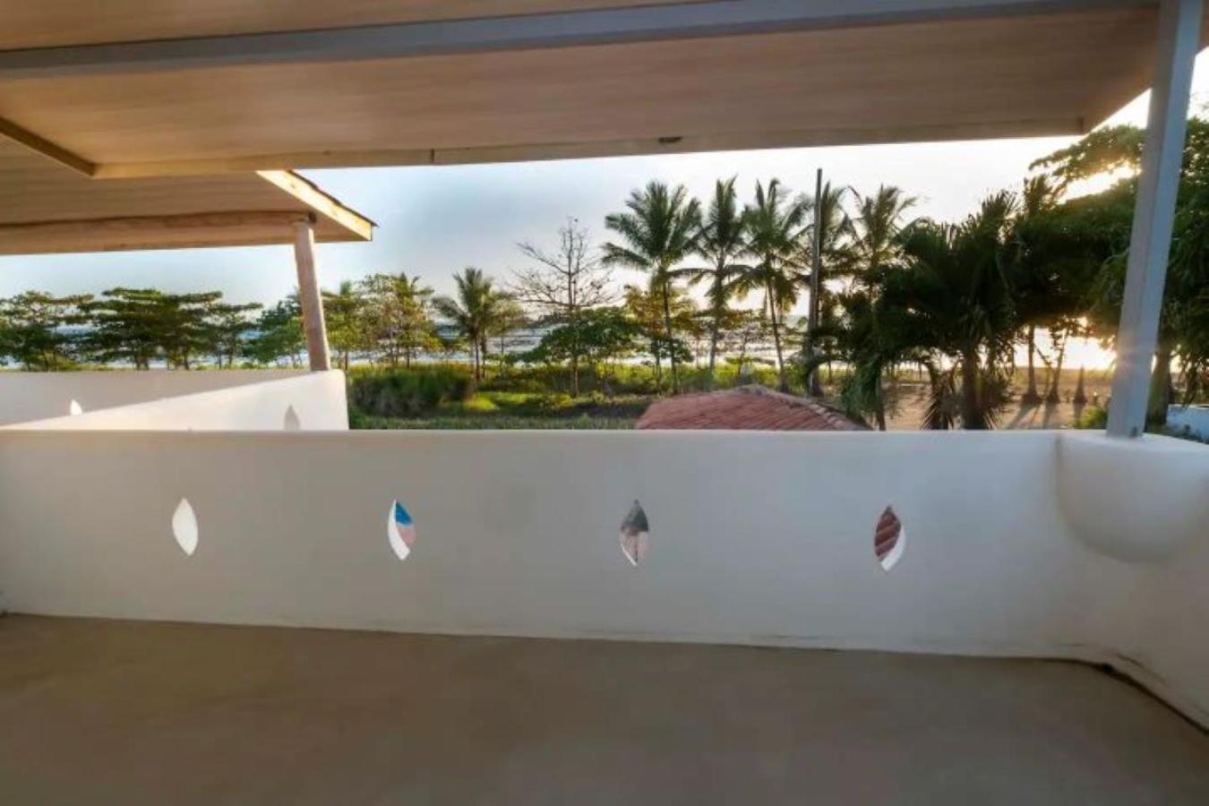 Villa Frente al Mar con Piscina
