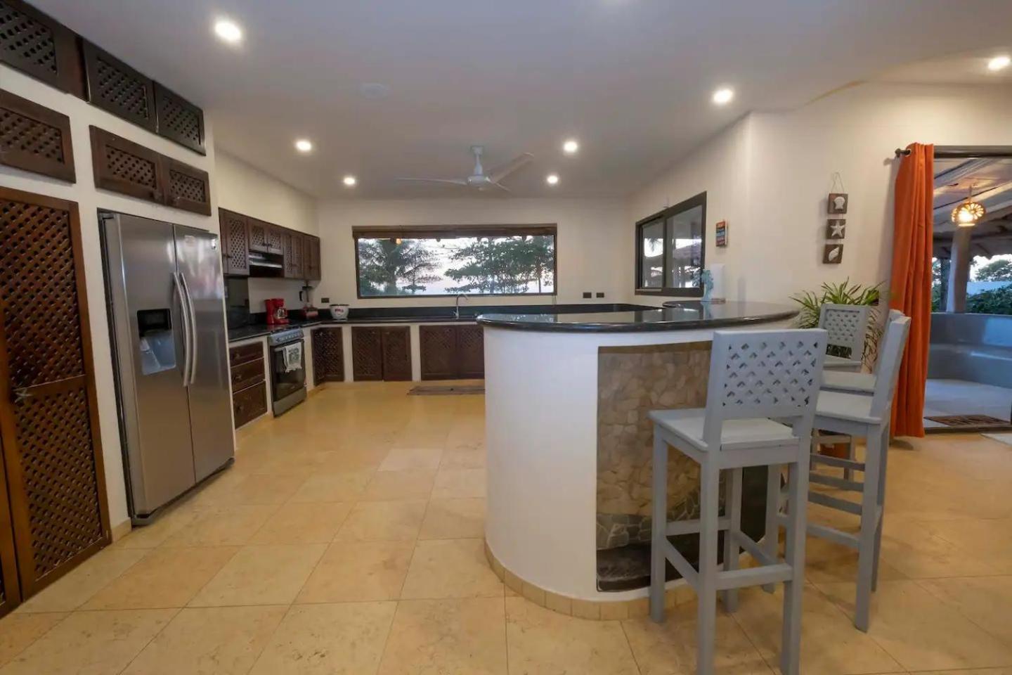 Villa Frente al Mar con Piscina