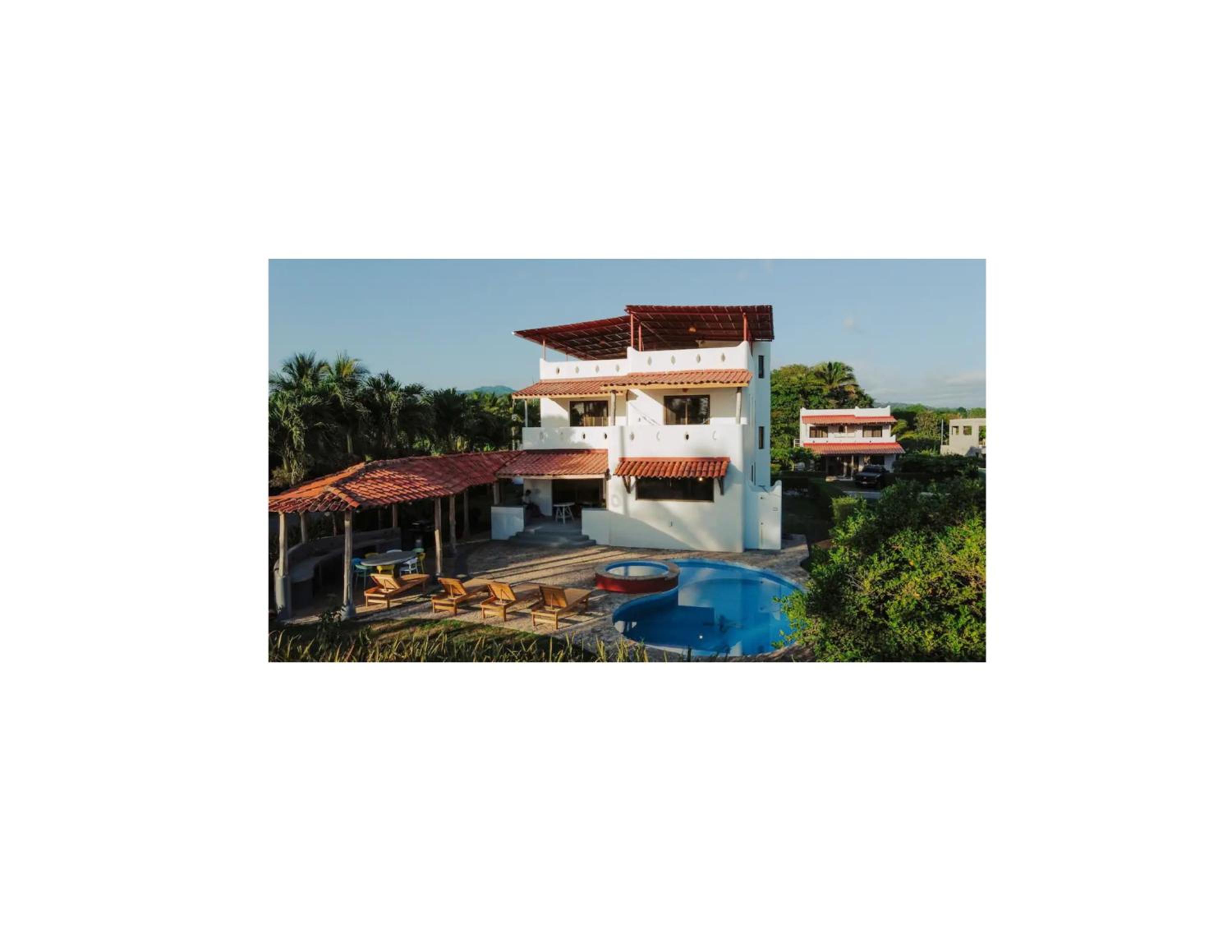 Villa Frente al Mar con Piscina
