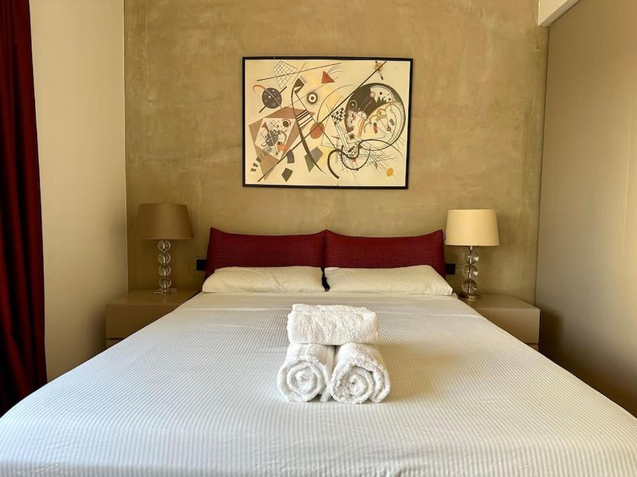 Spacious Triplex Penthouse in Prime Location view 5