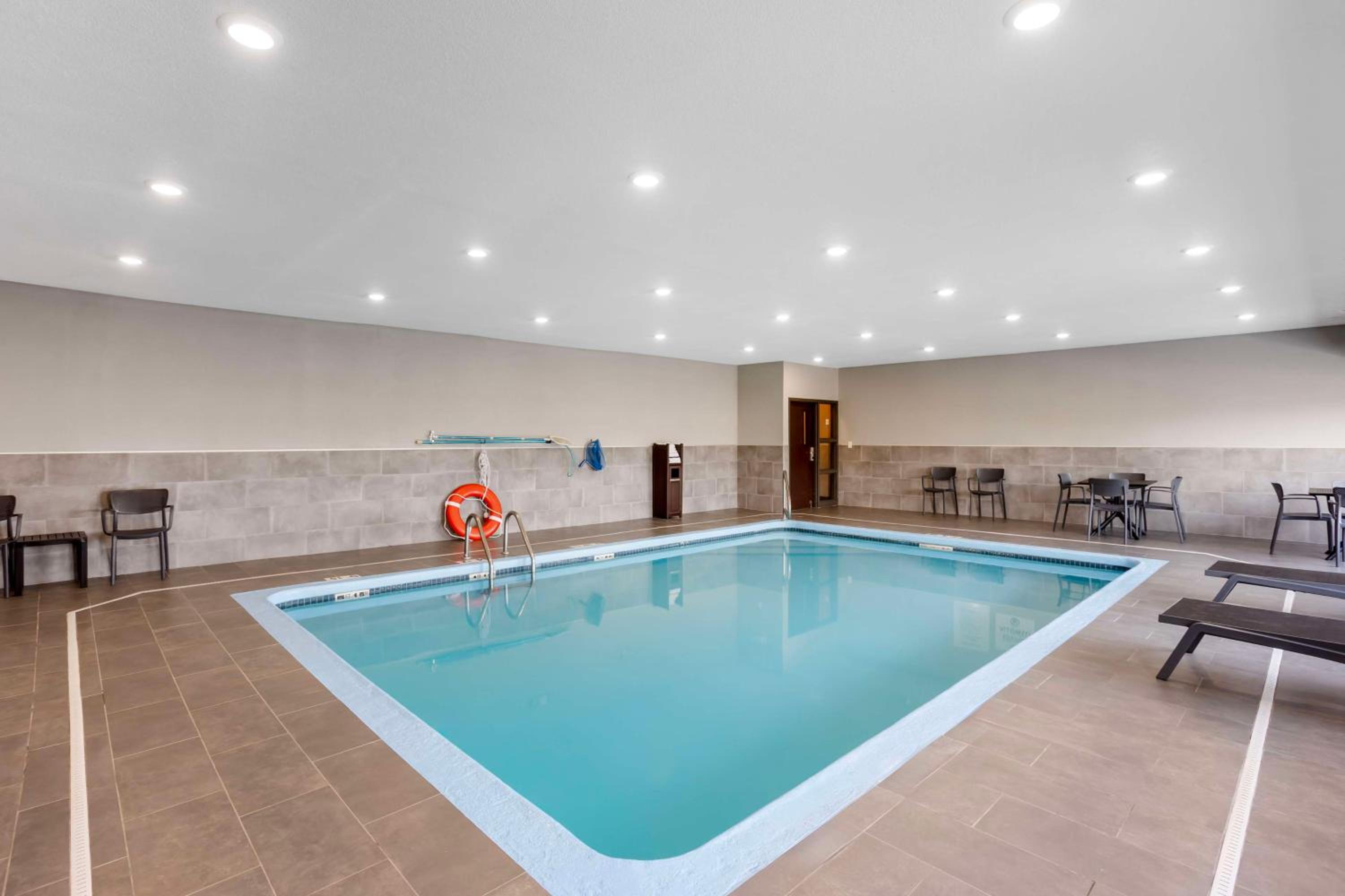 Columbia Vacations - Best Western Plus Columbia Inn - Property Image 9