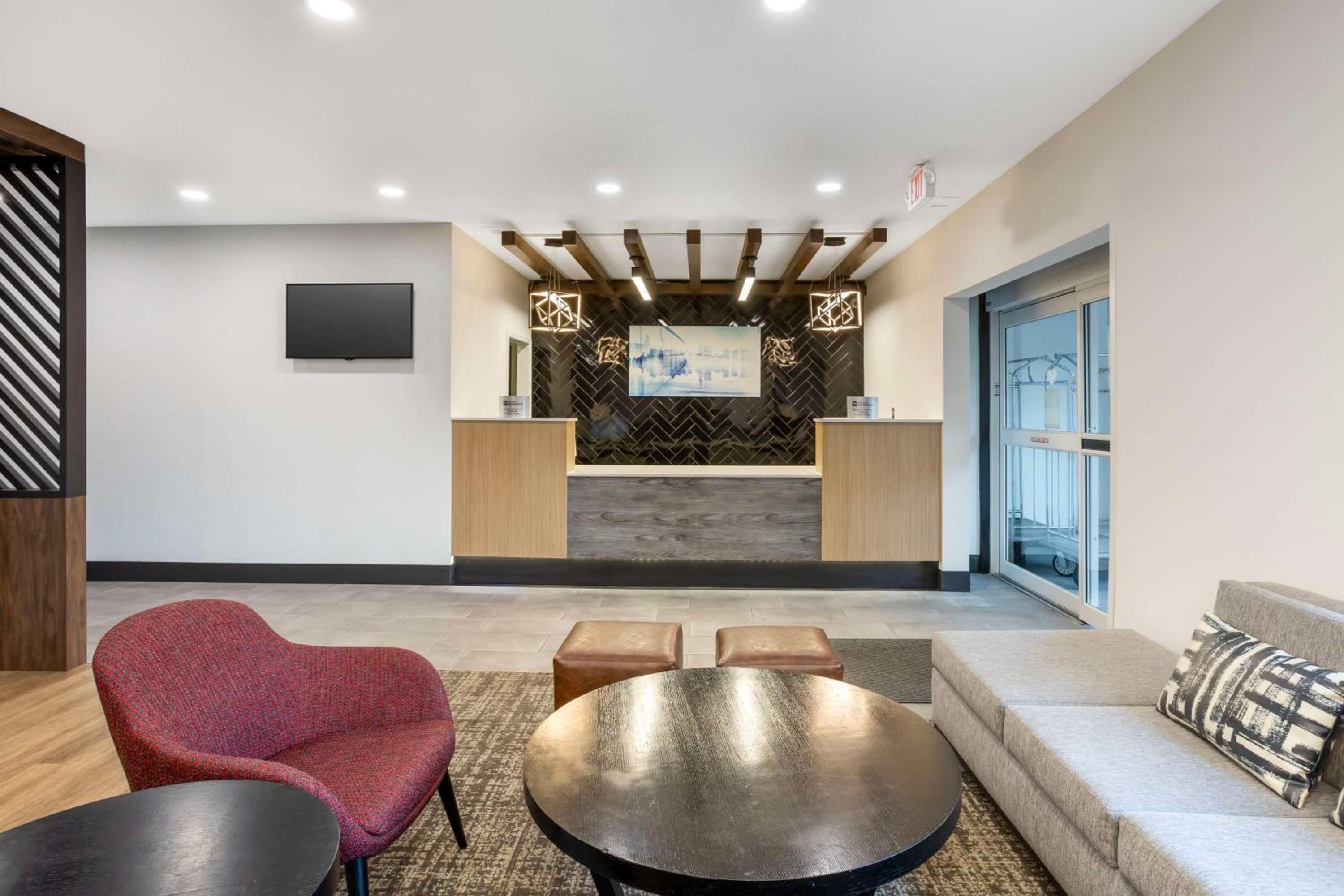 Columbia Vacations - Best Western Plus Columbia Inn - Property Image 15
