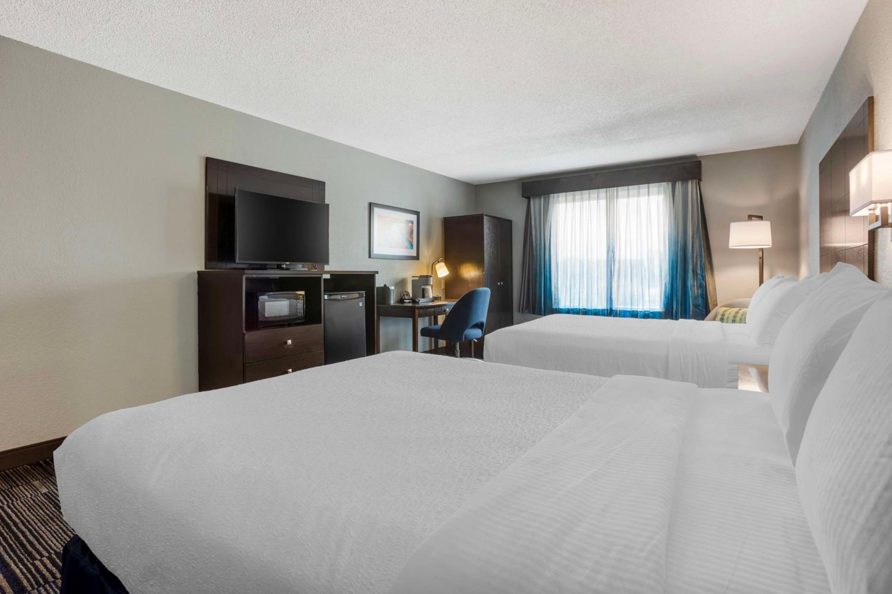 Columbia Vacations - Best Western Plus Columbia Inn - Property Image 17