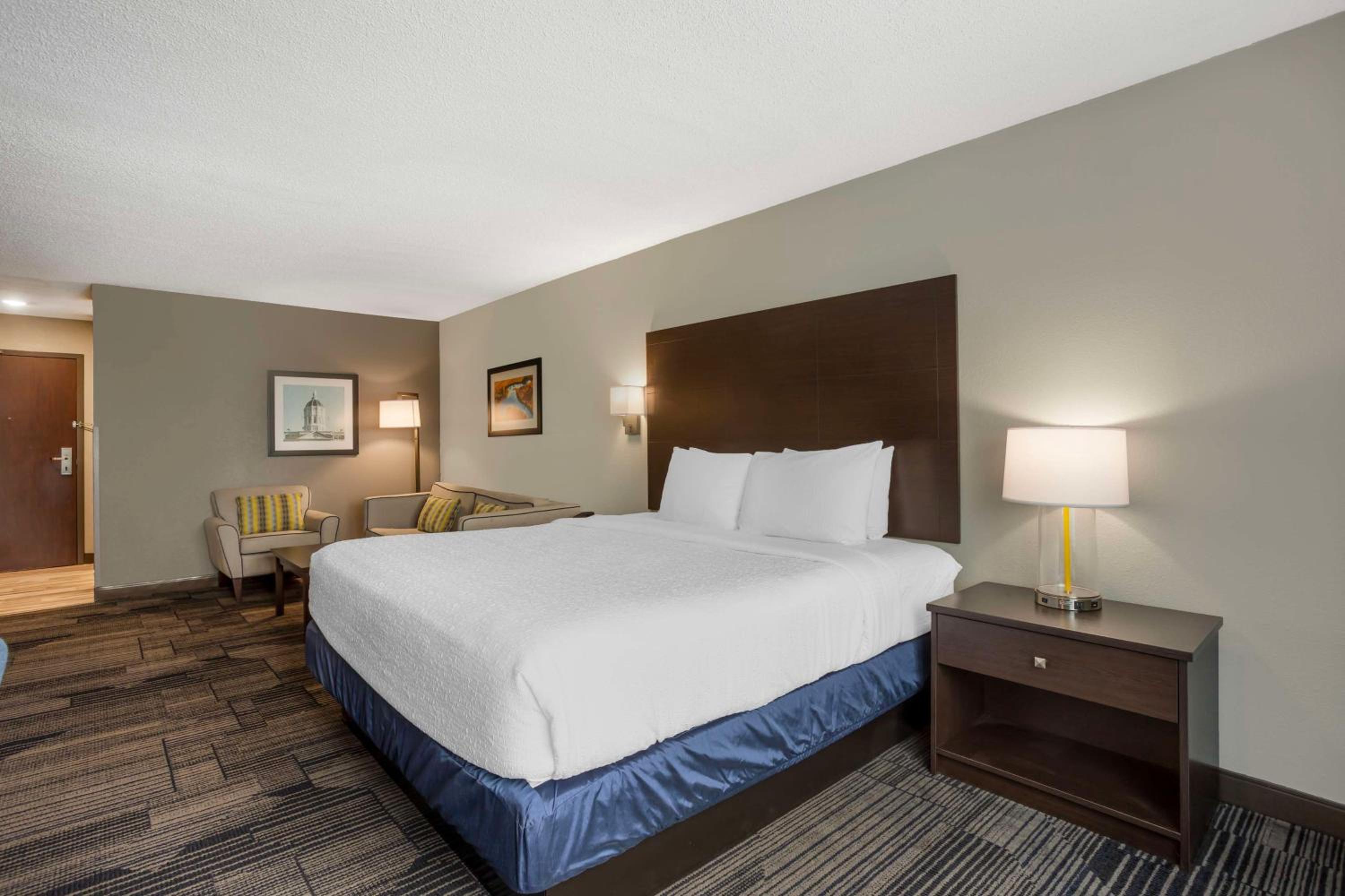 Columbia Vacations - Best Western Plus Columbia Inn - Property Image 20