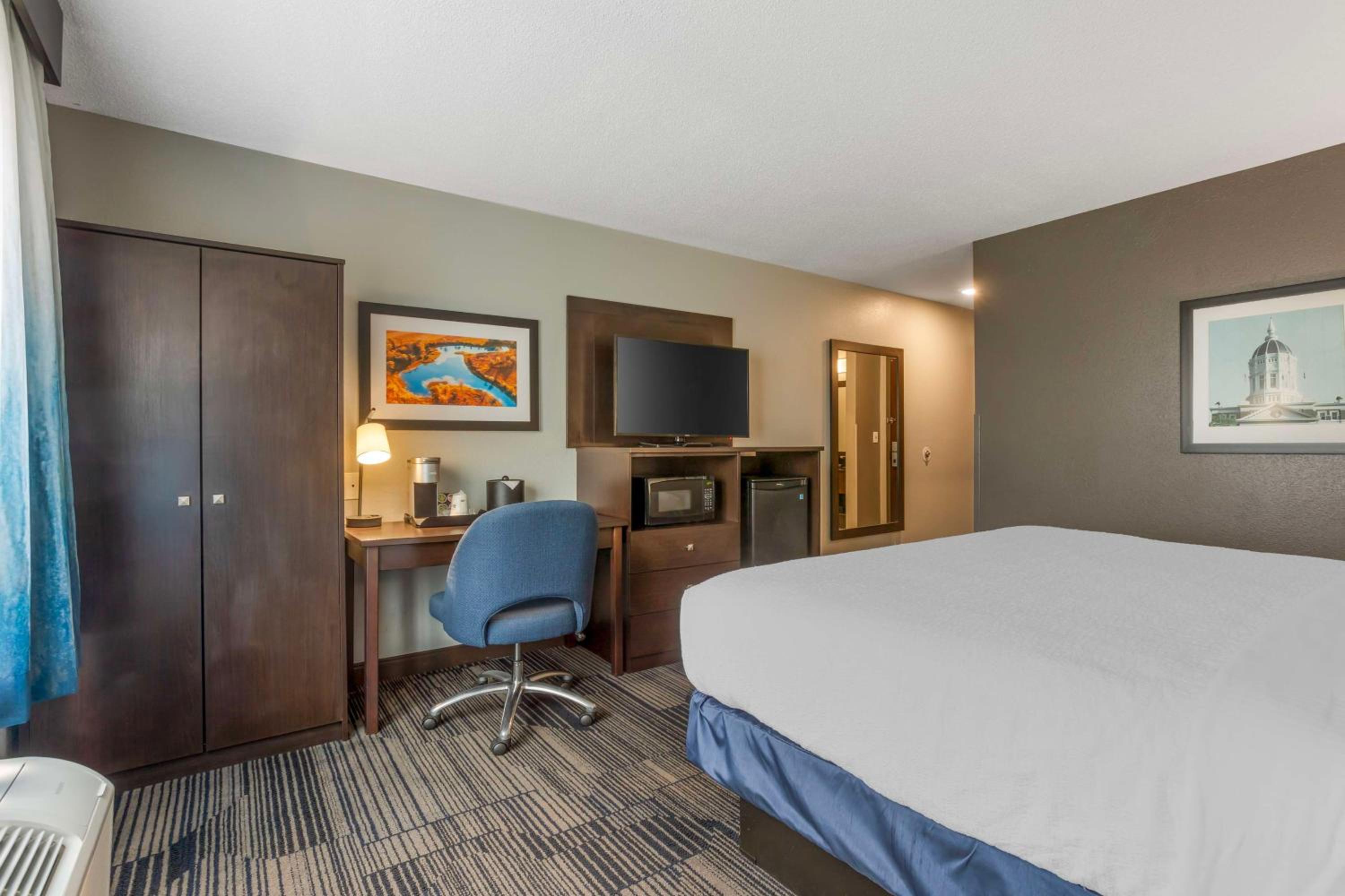 Columbia Vacations - Best Western Plus Columbia Inn - Property Image 23