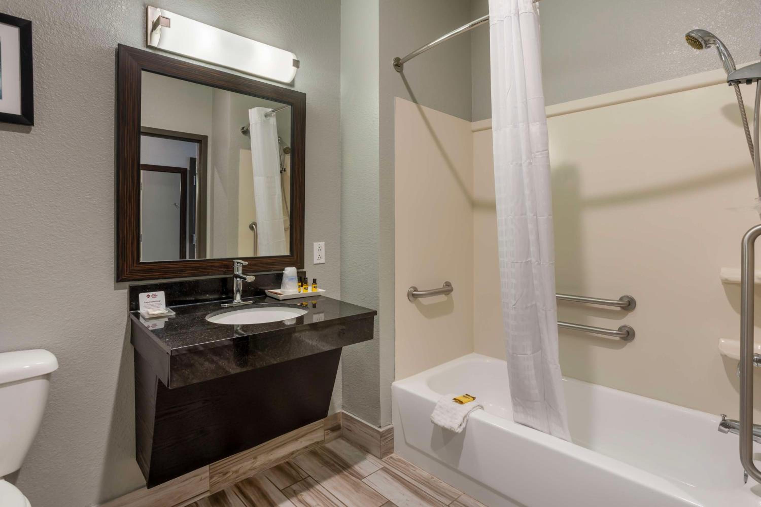Columbia Vacations - Best Western Plus Columbia Inn - Property Image 26