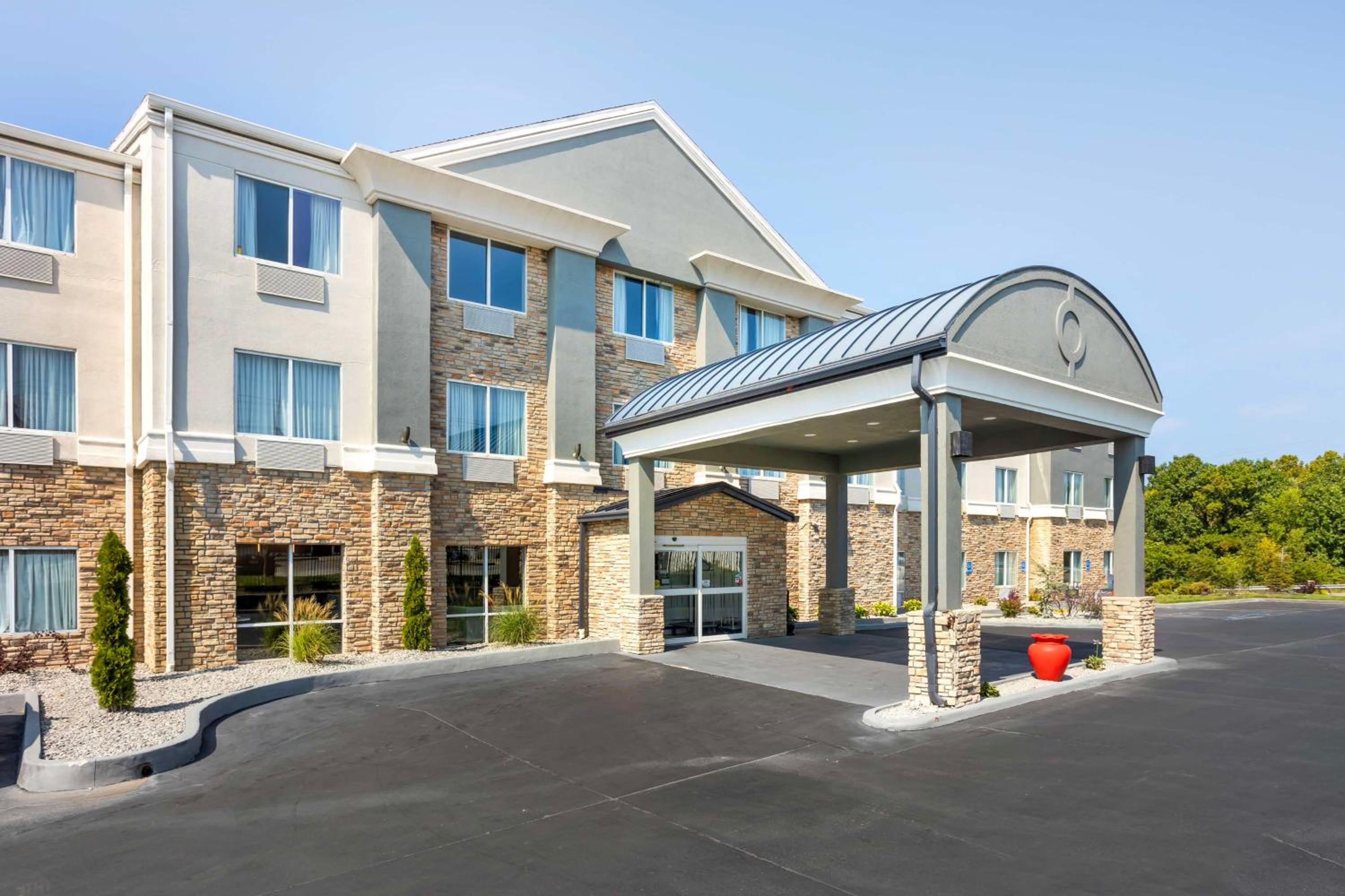 Columbia Vacations - Best Western Plus Columbia Inn - Property Image 31