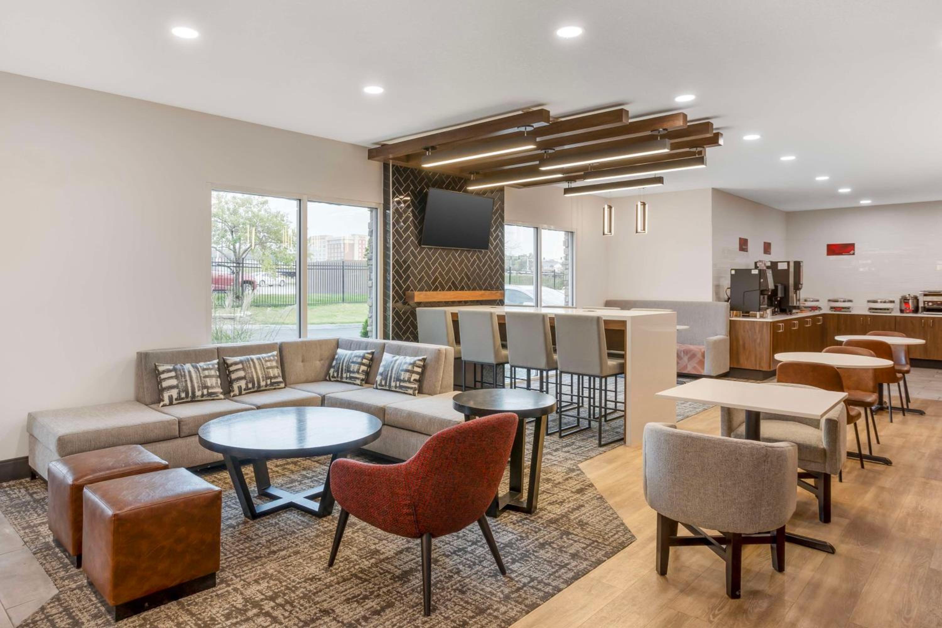 Columbia Vacations - Best Western Plus Columbia Inn - Property Image 2