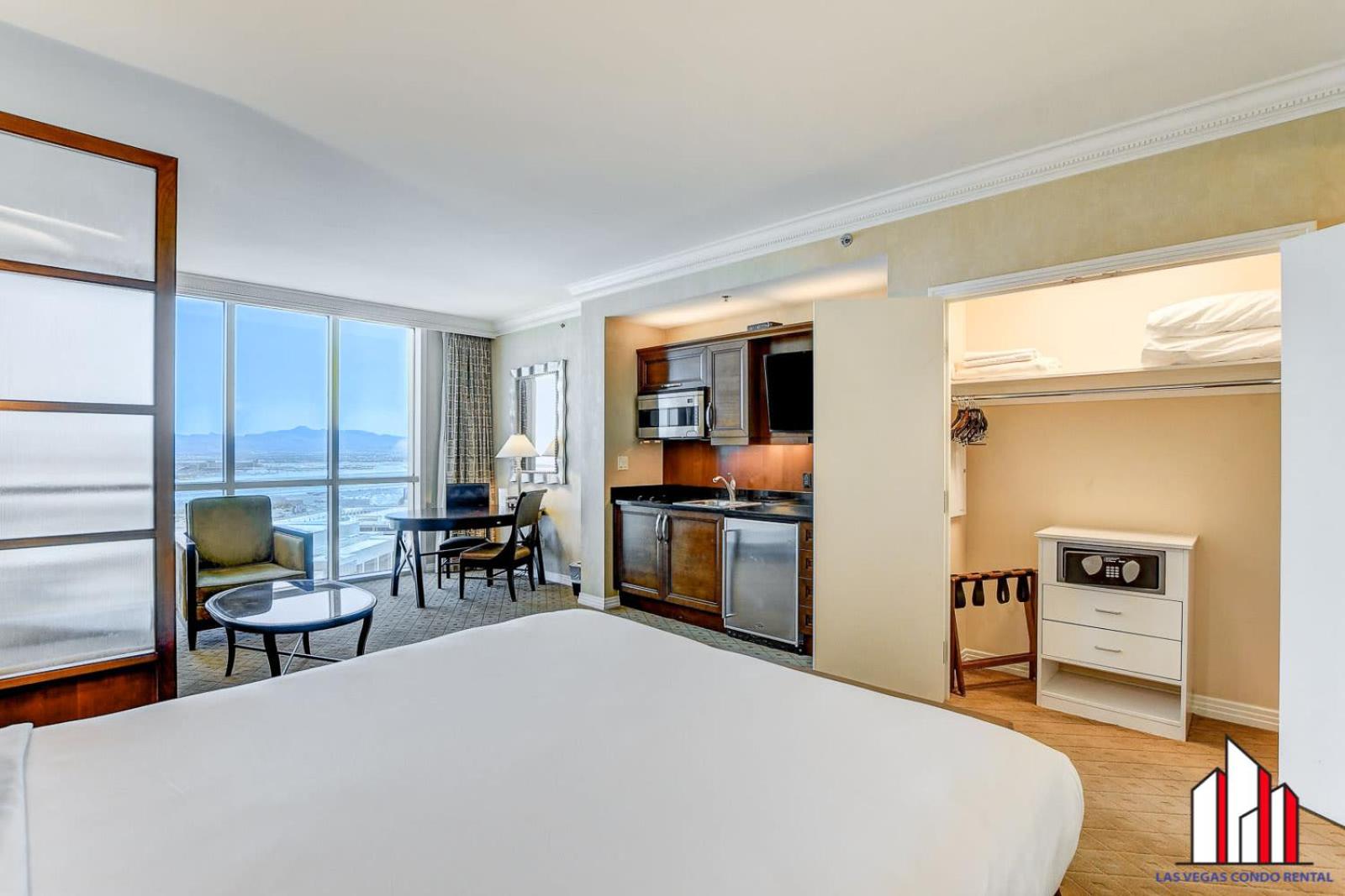 MGM Signature-20-604 Jacuzzi Studio view 4