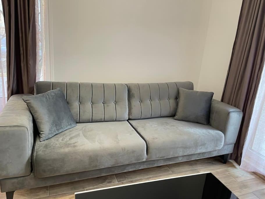 Cozy Apartment in Varna with Parking