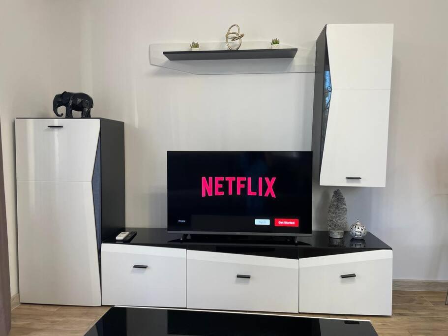 Cozy Apartment in Varna with Parking