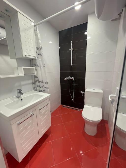 Cozy Apartment in Varna with Parking