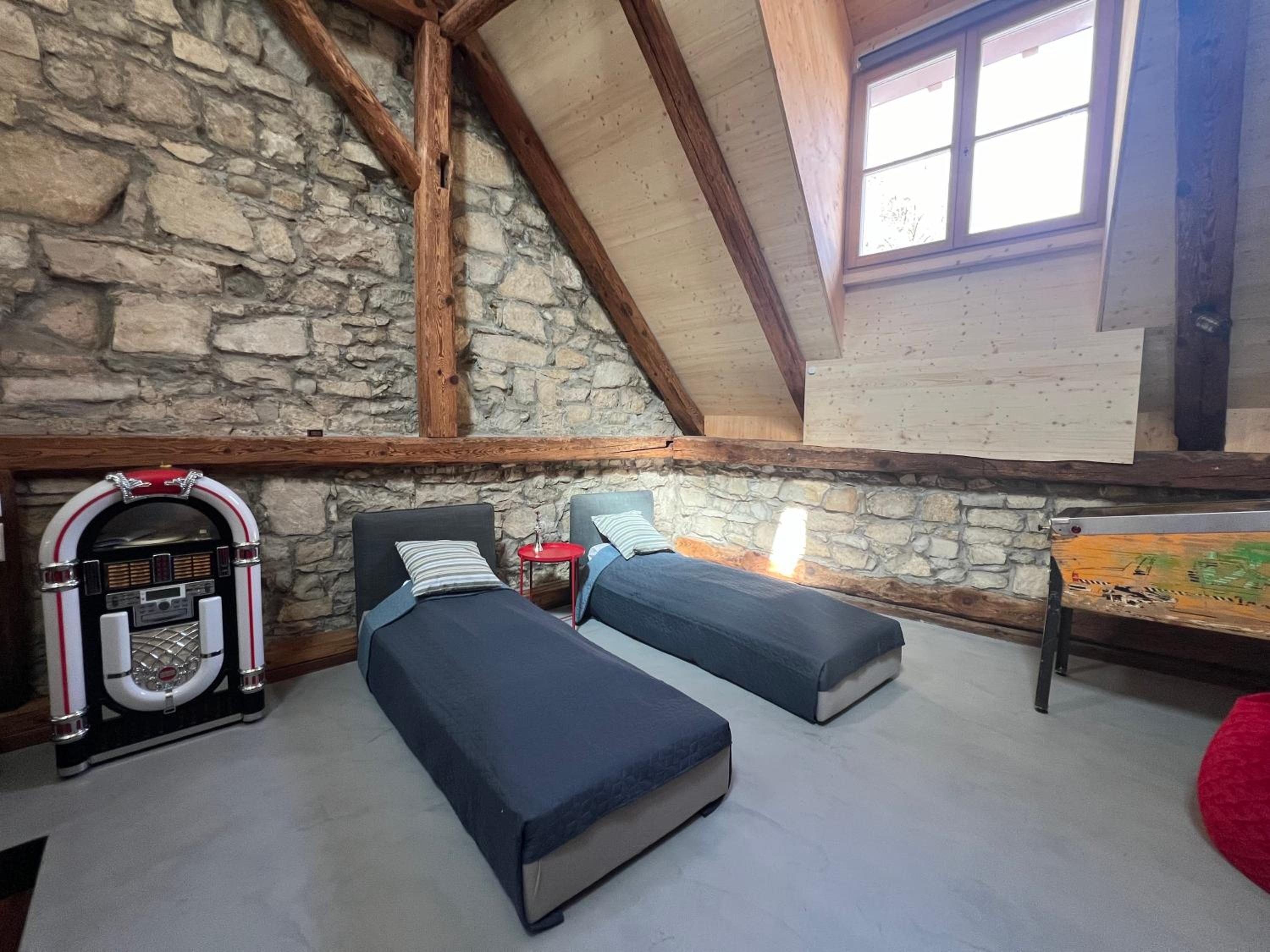 MARYS family friendly Apartments,VISIT RHINE FALLS for FREE if you stay 2 nights, SOHO 95m2 2-Bedrooms 2nd floor & SOUTH BEACH 105m2 3-Bedrooms & LOFT 115m