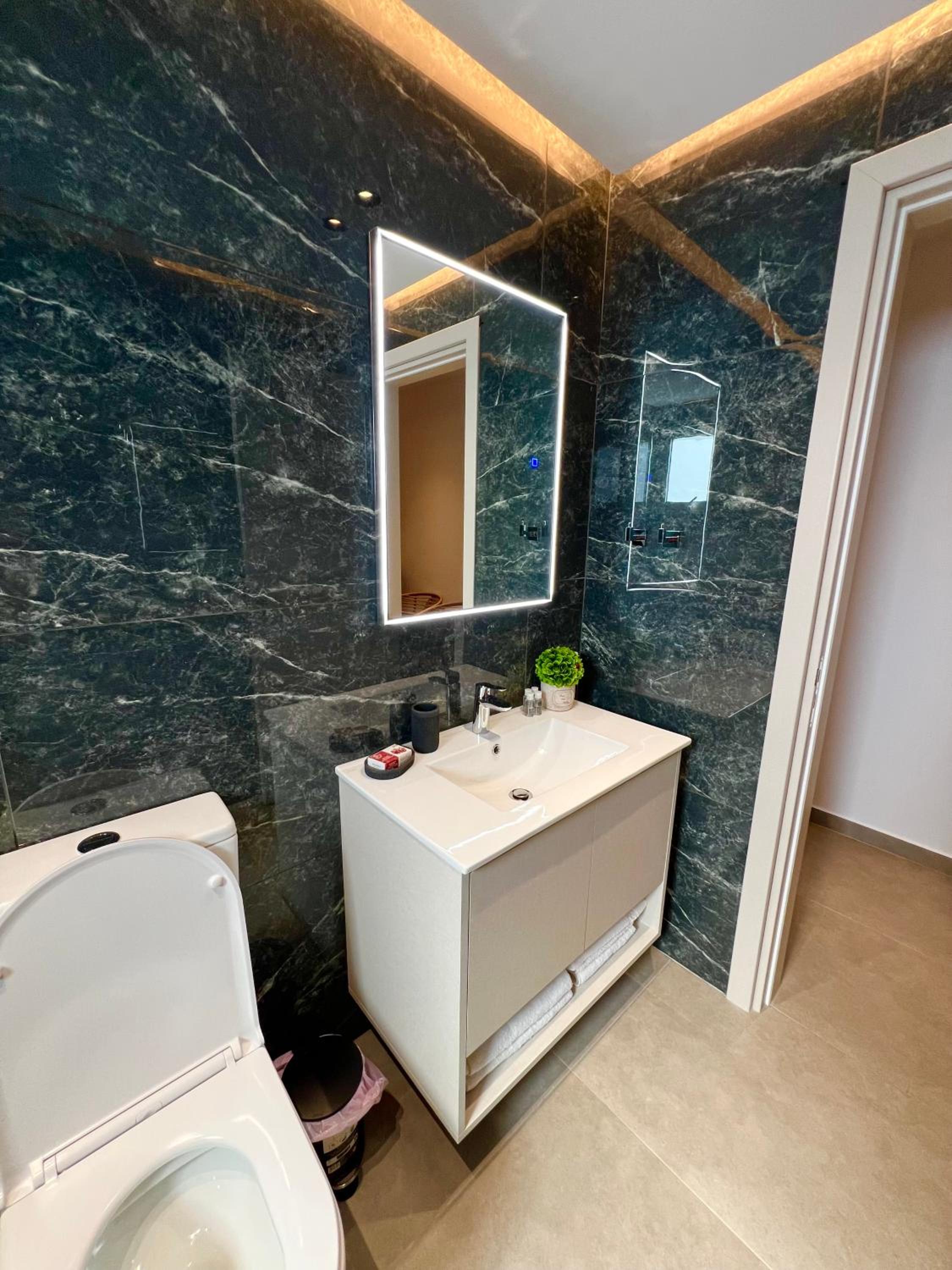 Living Boutique Apartments Adults Only
