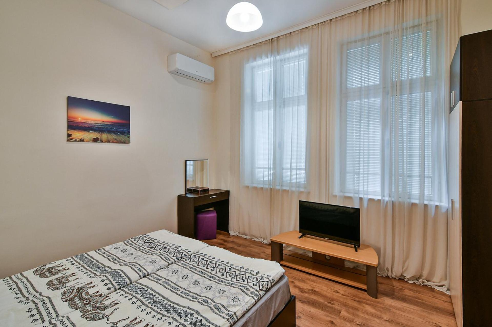 Apo Apartment - Top Center by Flat Manаger
