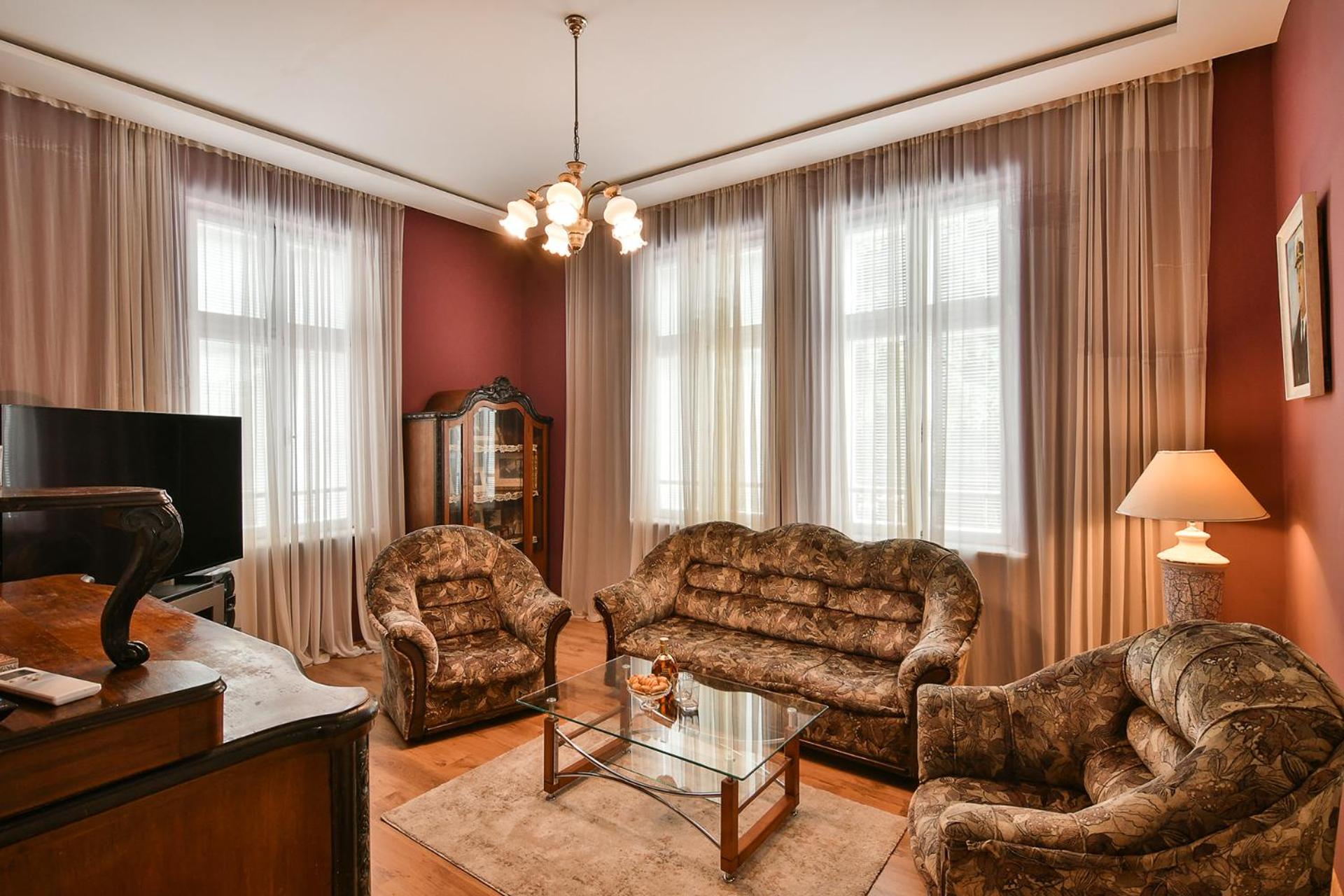 Apo Apartment - Top Center by Flat Manаger