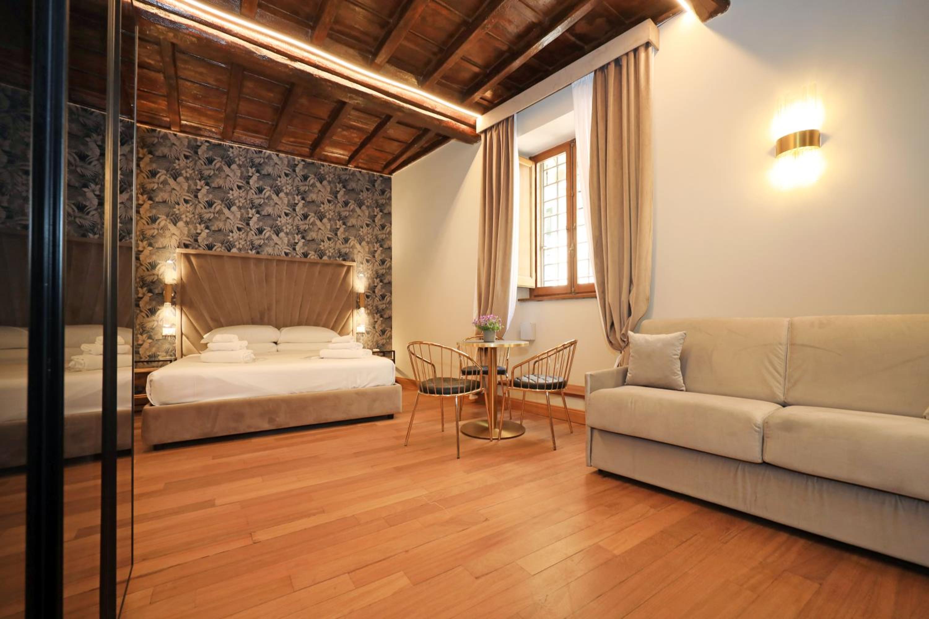 Golden Pantheon Rooms