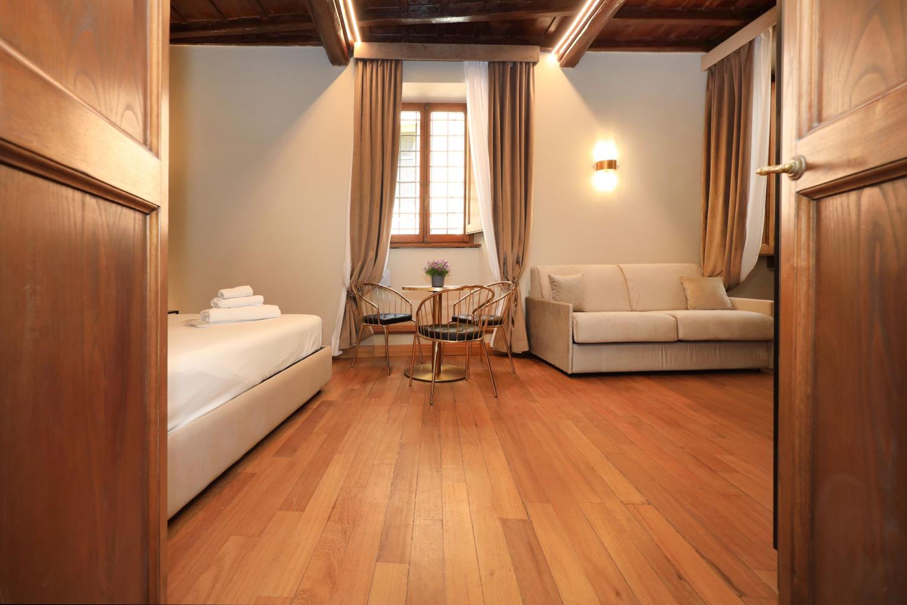 Golden Pantheon Rooms