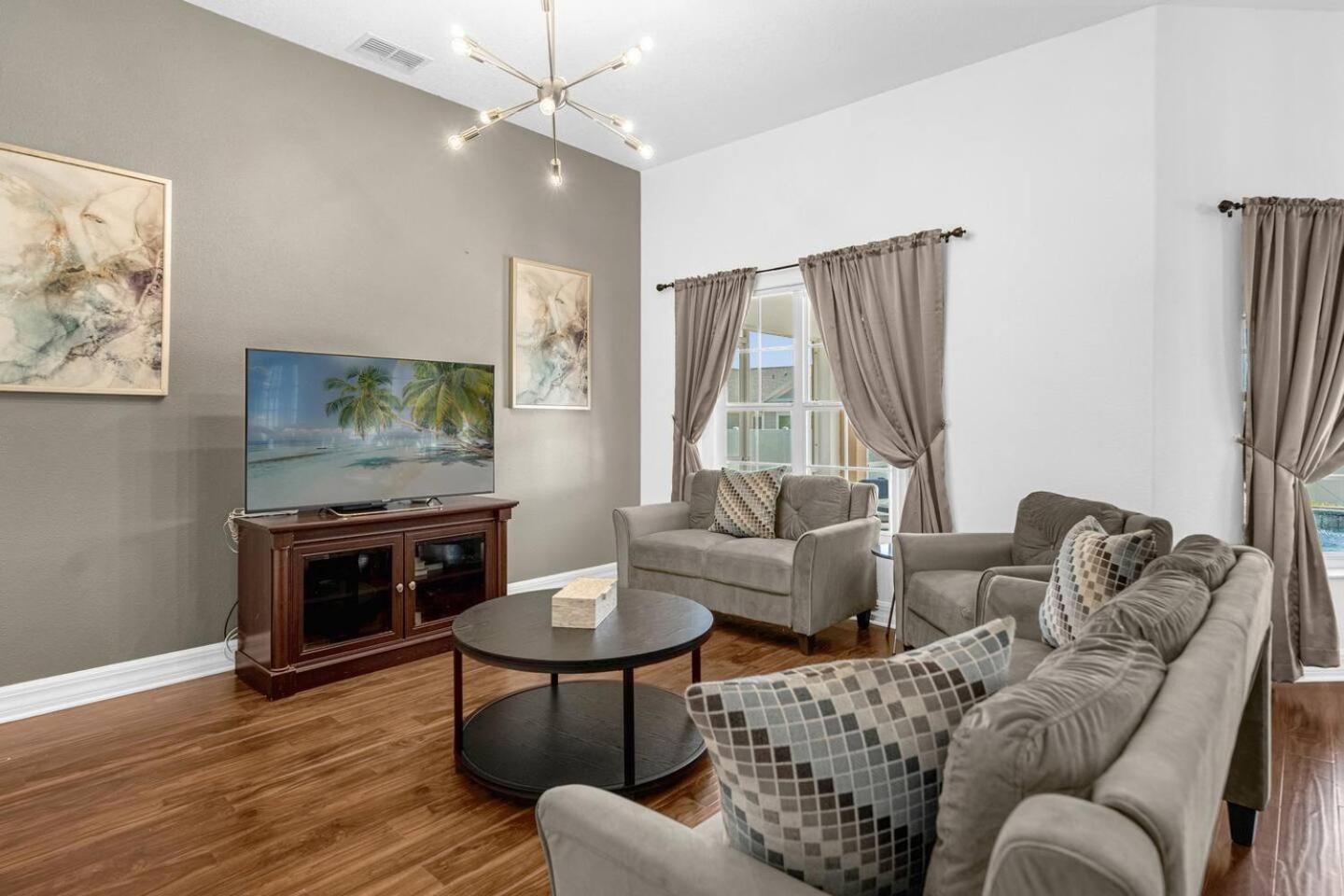 Vista Home near Disney - NEW heated hot tub - games room view 2