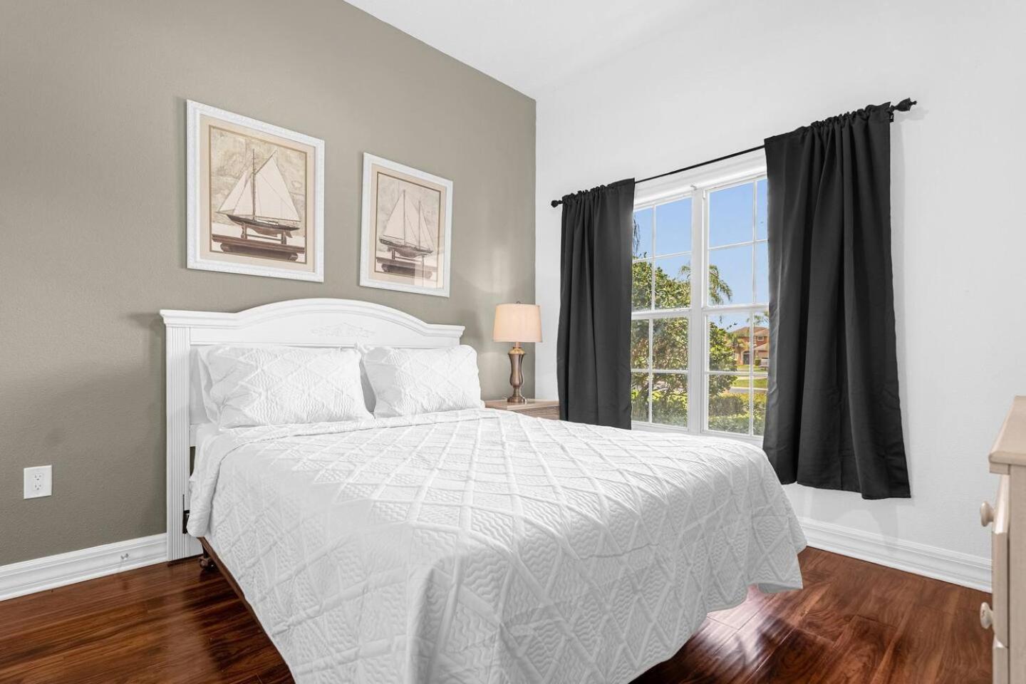 Vista Home near Disney - NEW heated hot tub - games room view 4