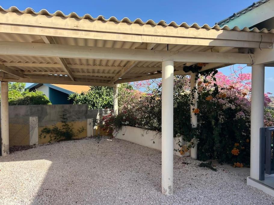 Mooi Appartement Zwembad en Tuin
