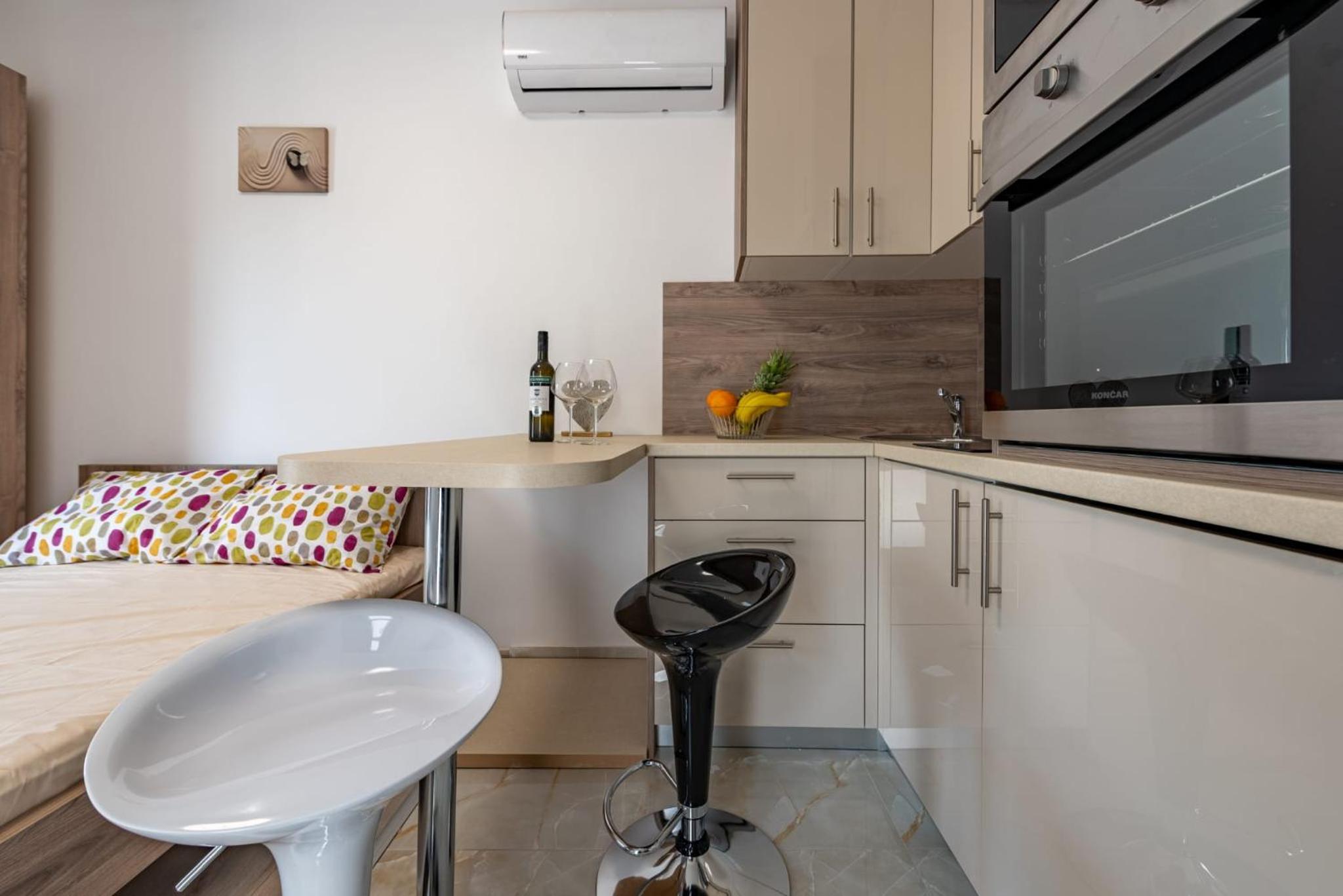 Apartmani Curic beachfront by Pag tours