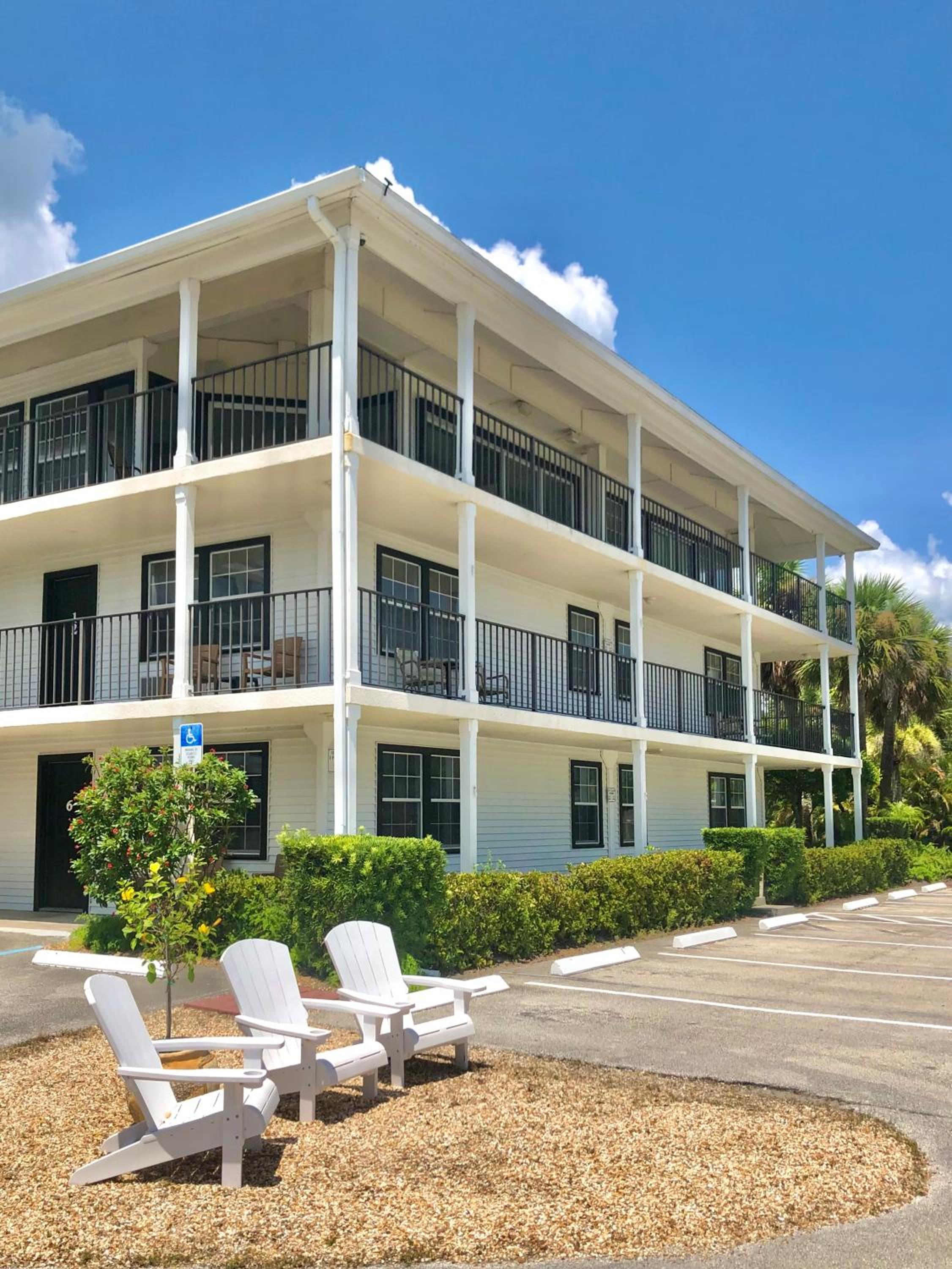 Davis House Inn