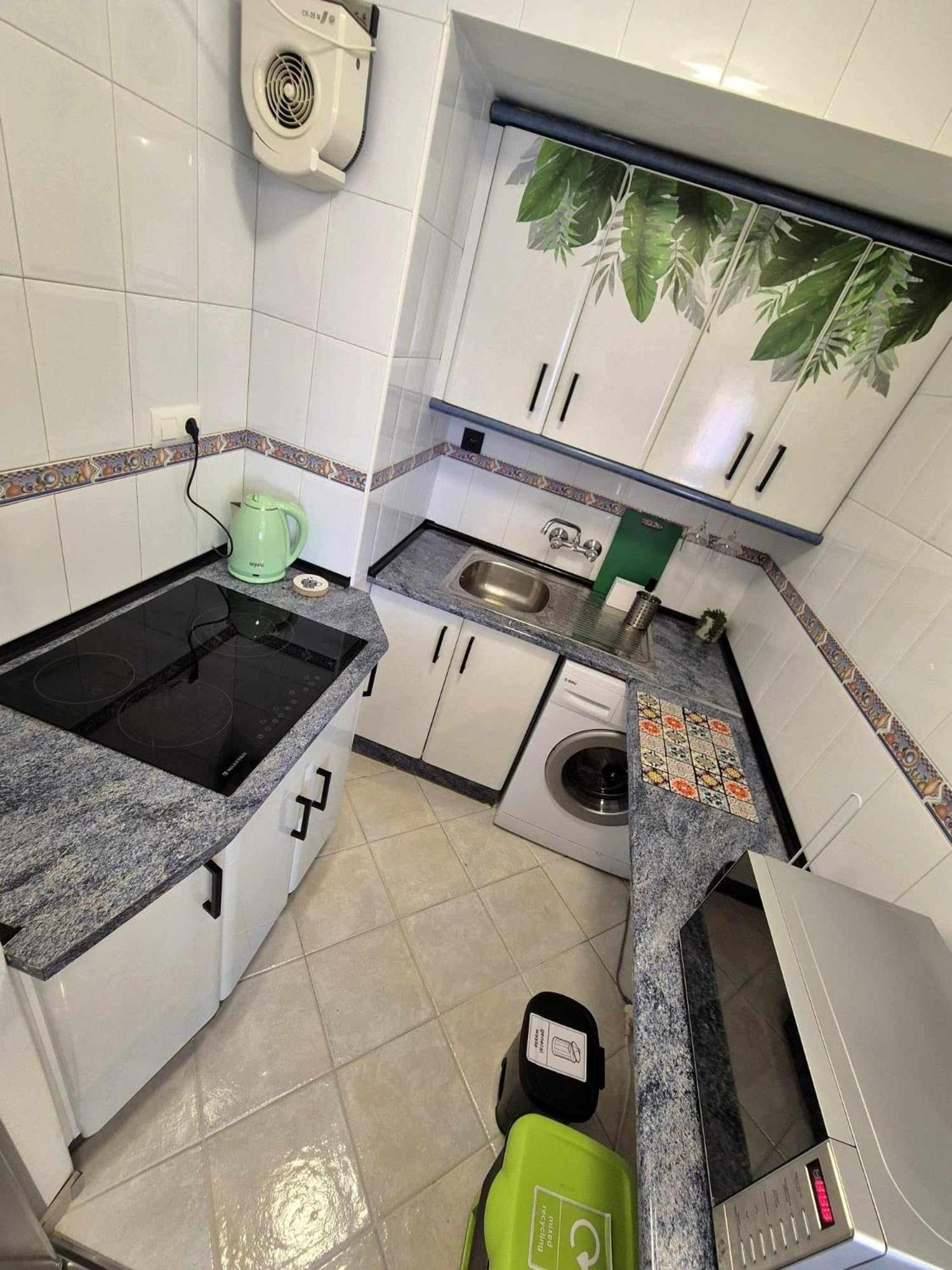 M&G Cozy Studio Apartment -beachfront,WIFI,AirCon,FullyEquipped