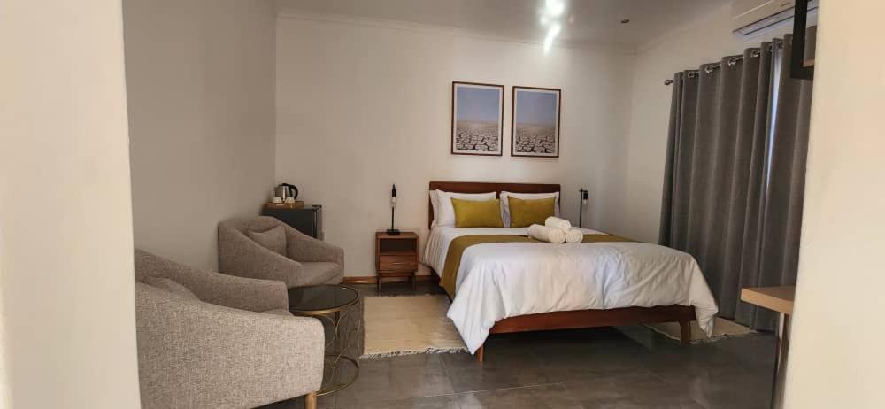 Lucomas Guest House