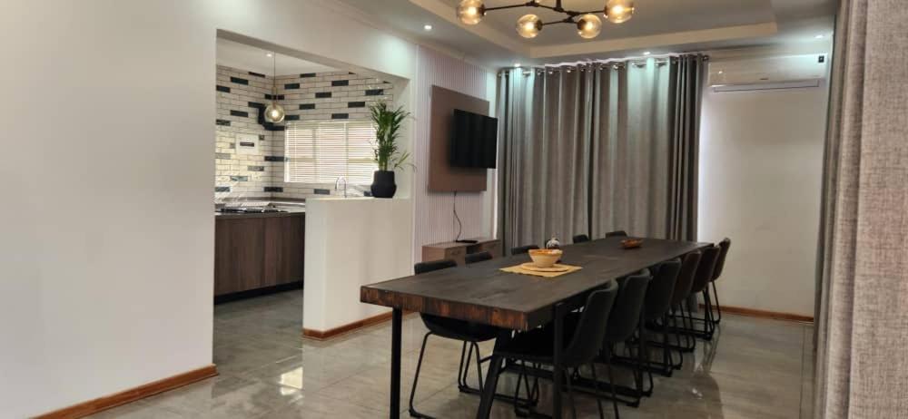 Lucomas Guest House