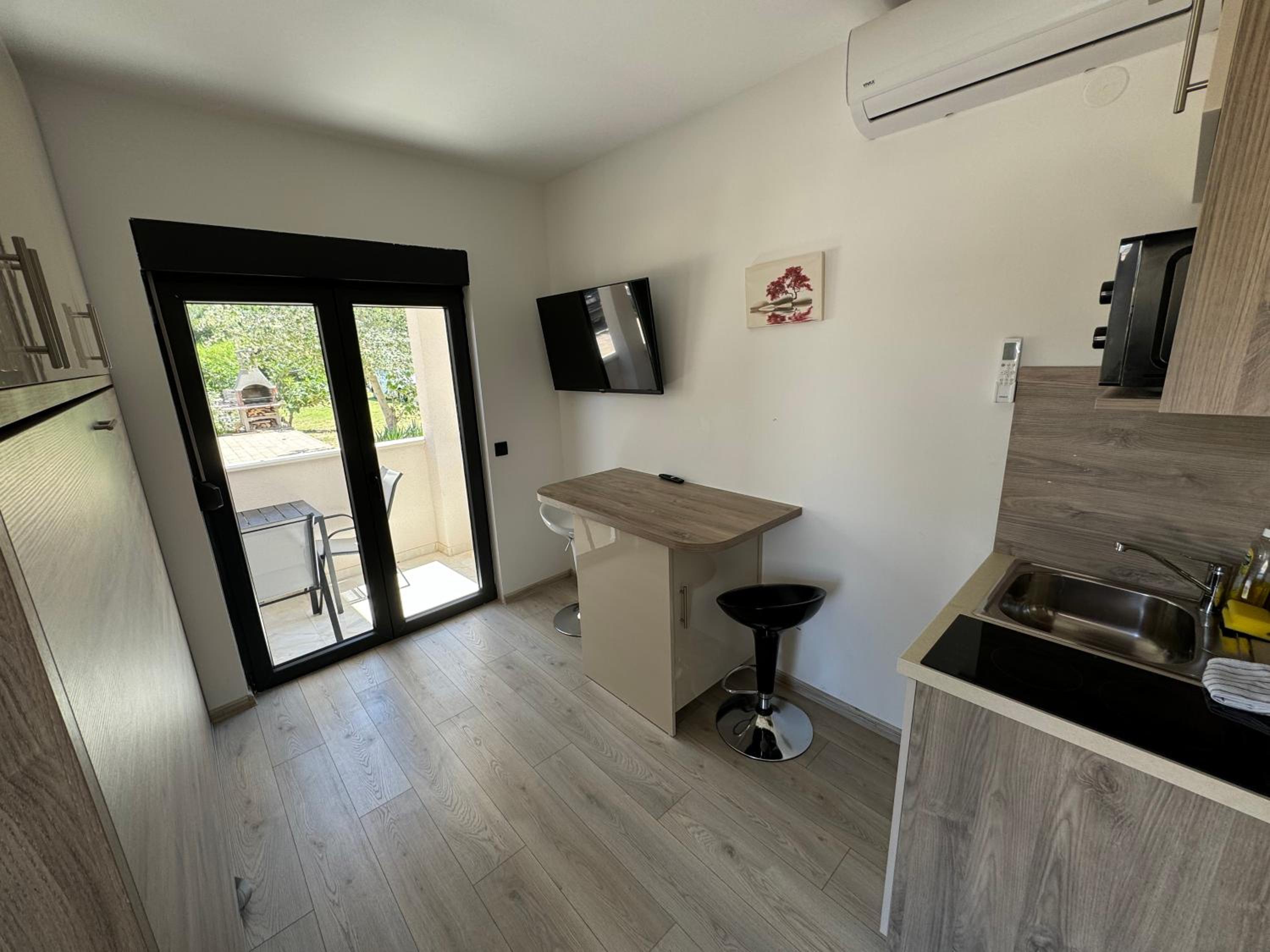 Apartmani Curic beachfront by Pag tours