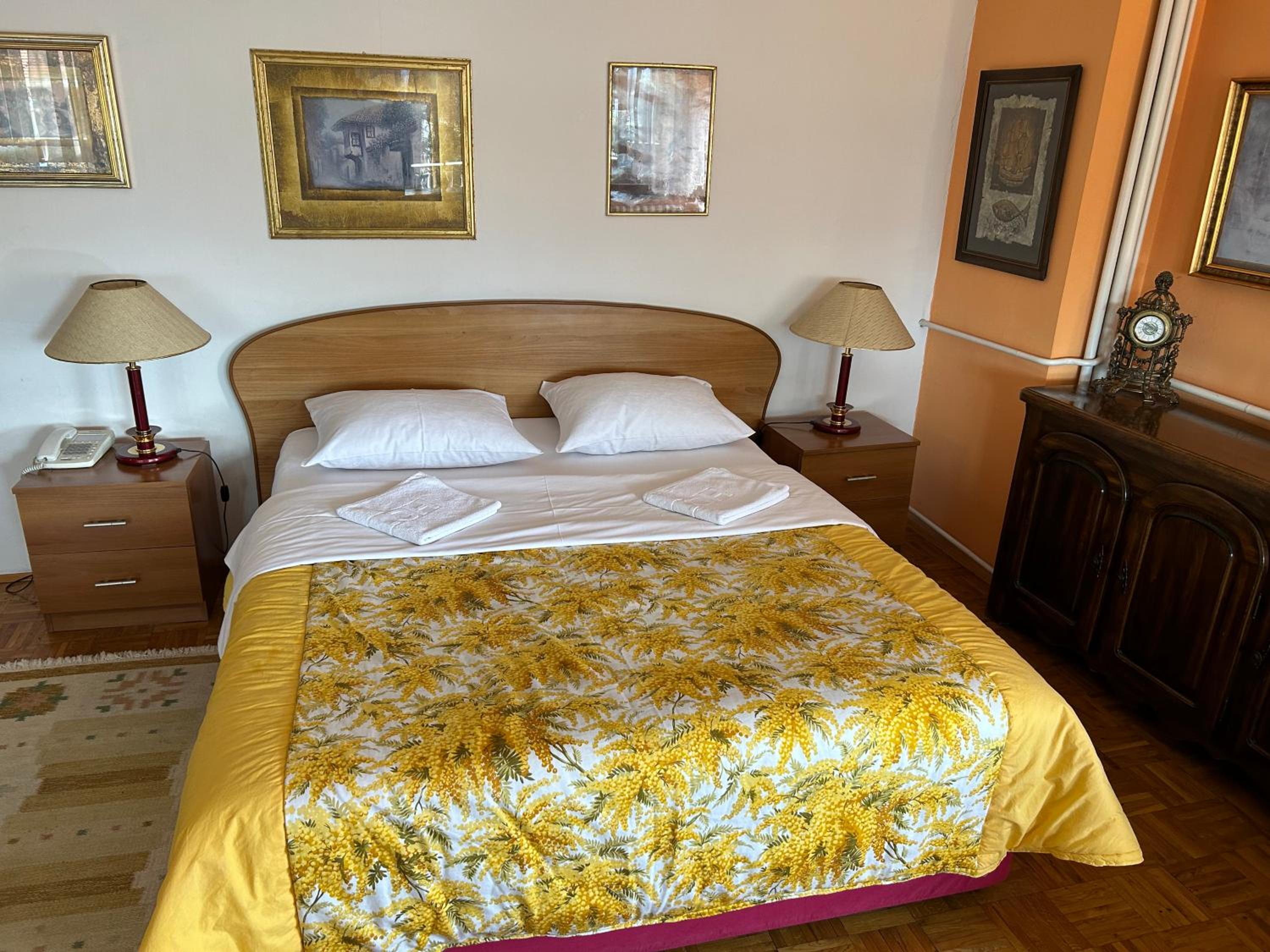 Hondo Rooms & Apartments