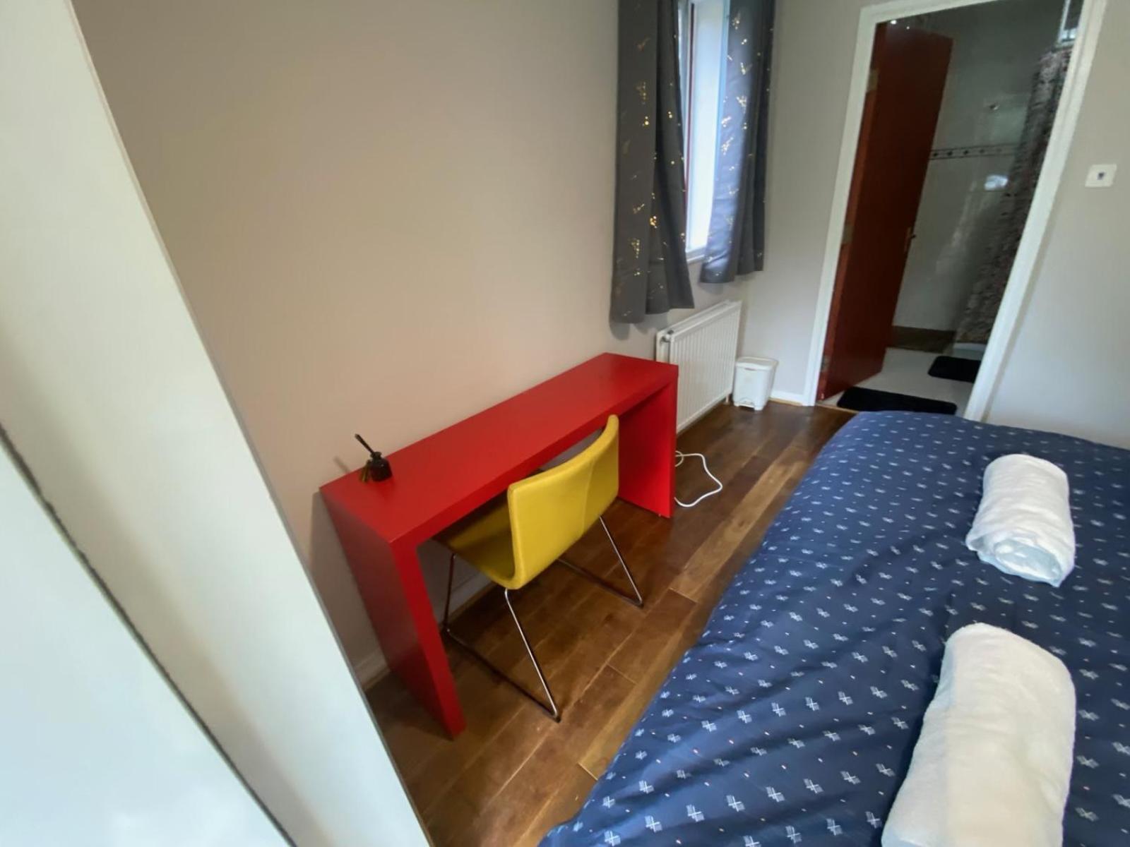 STUNNING 2 BEDROOM WITH GARDEN Sleep 6