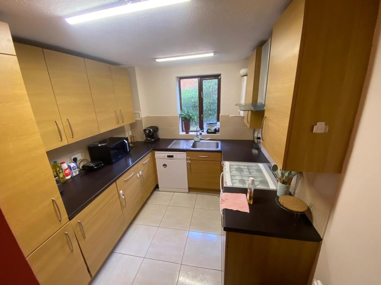 STUNNING 2 BEDROOM WITH GARDEN Sleep 6