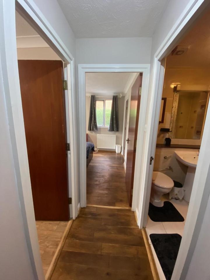 STUNNING 2 BEDROOM WITH GARDEN Sleep 6