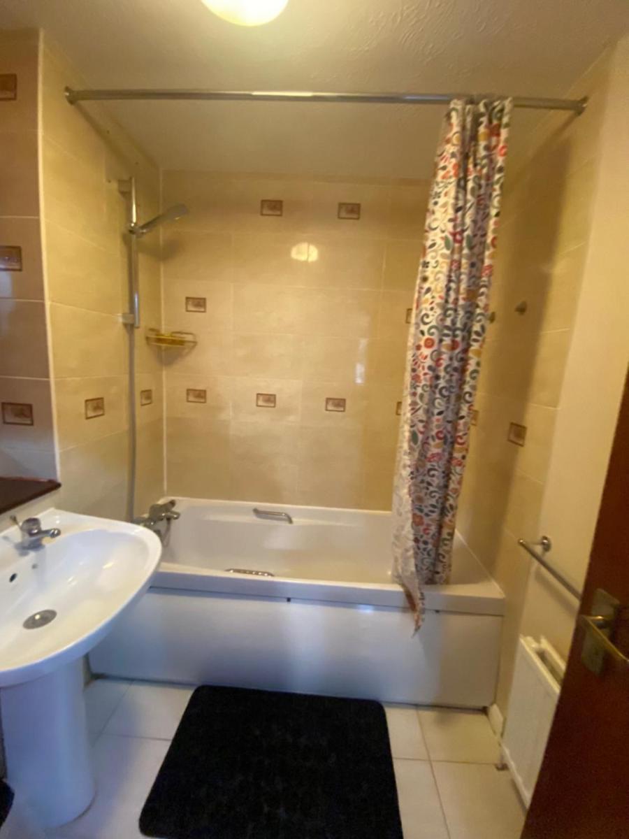 STUNNING 2 BEDROOM WITH GARDEN Sleep 6
