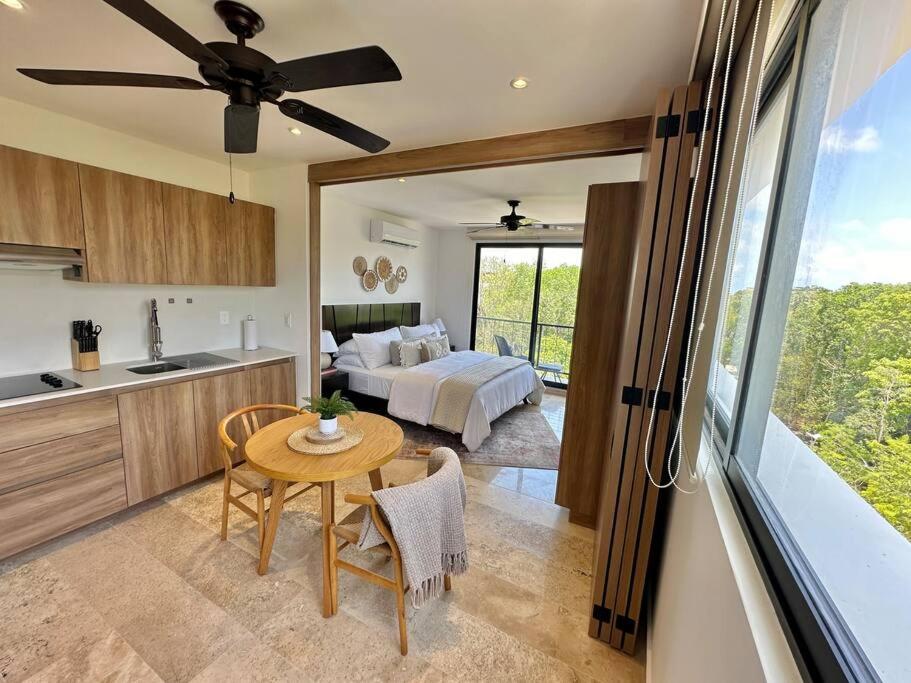 Cozy Studio with Balcony and Rooftop Pool in Tulum view 3