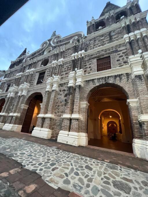 Casa colonial - Jacuzzi - cerca al parque principal - lundry - Tv