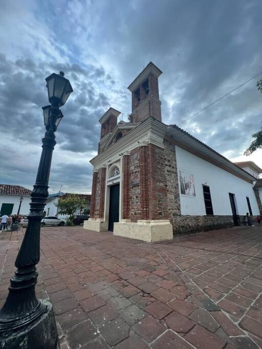 Casa colonial - Jacuzzi - cerca al parque principal - lundry - Tv
