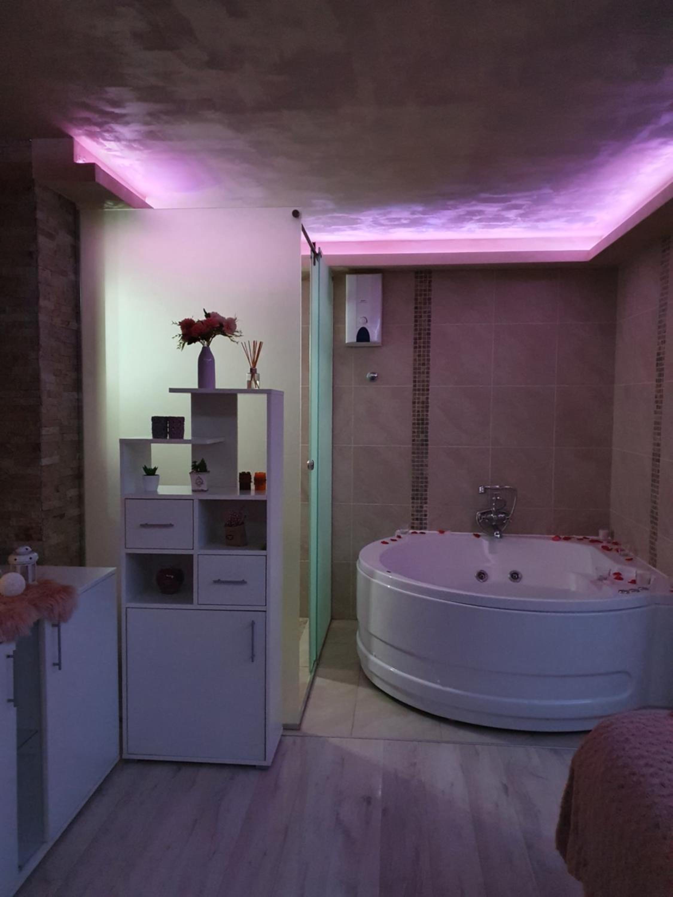 Leona apartment